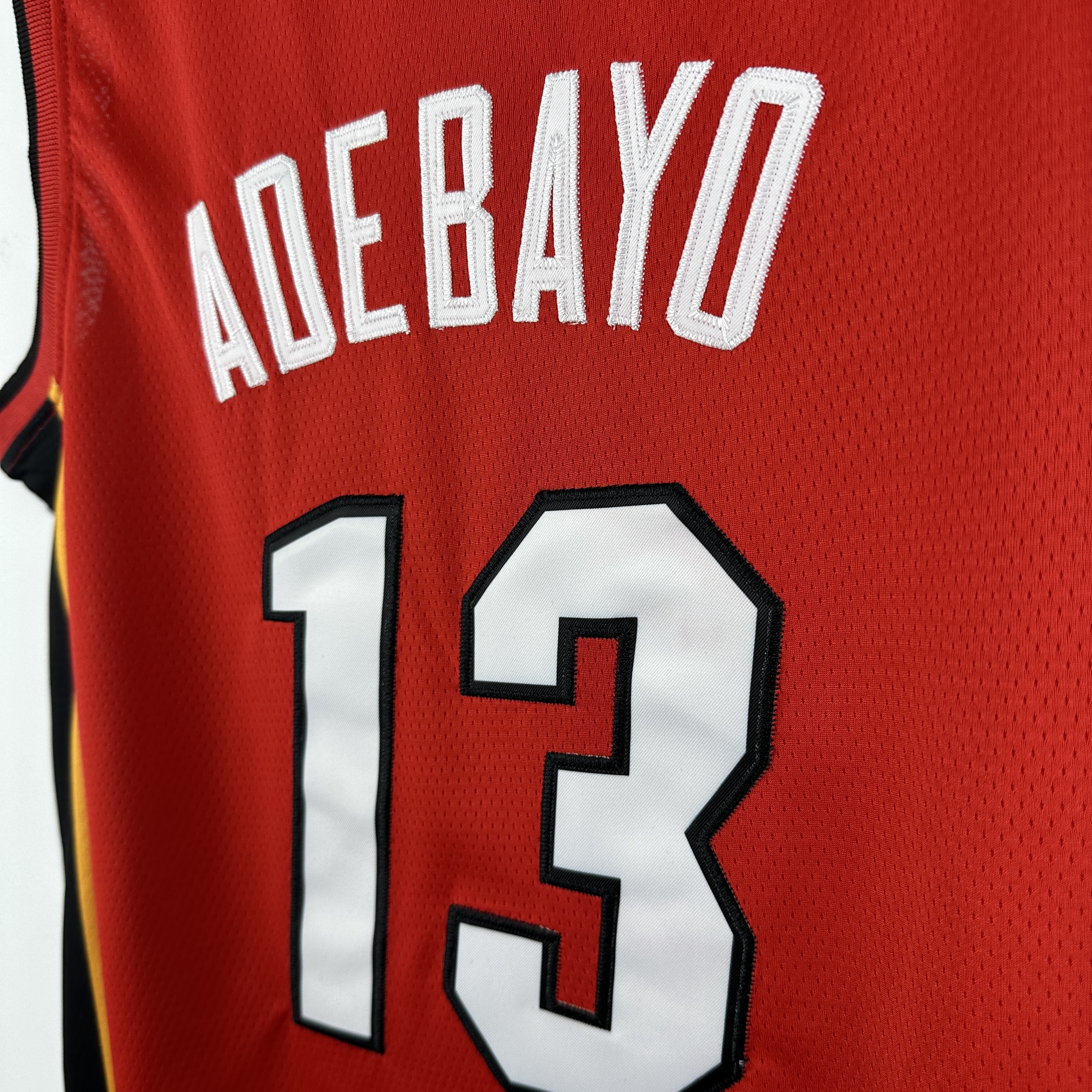 Embroidered Heat V-neck red No. 13 Adebayo