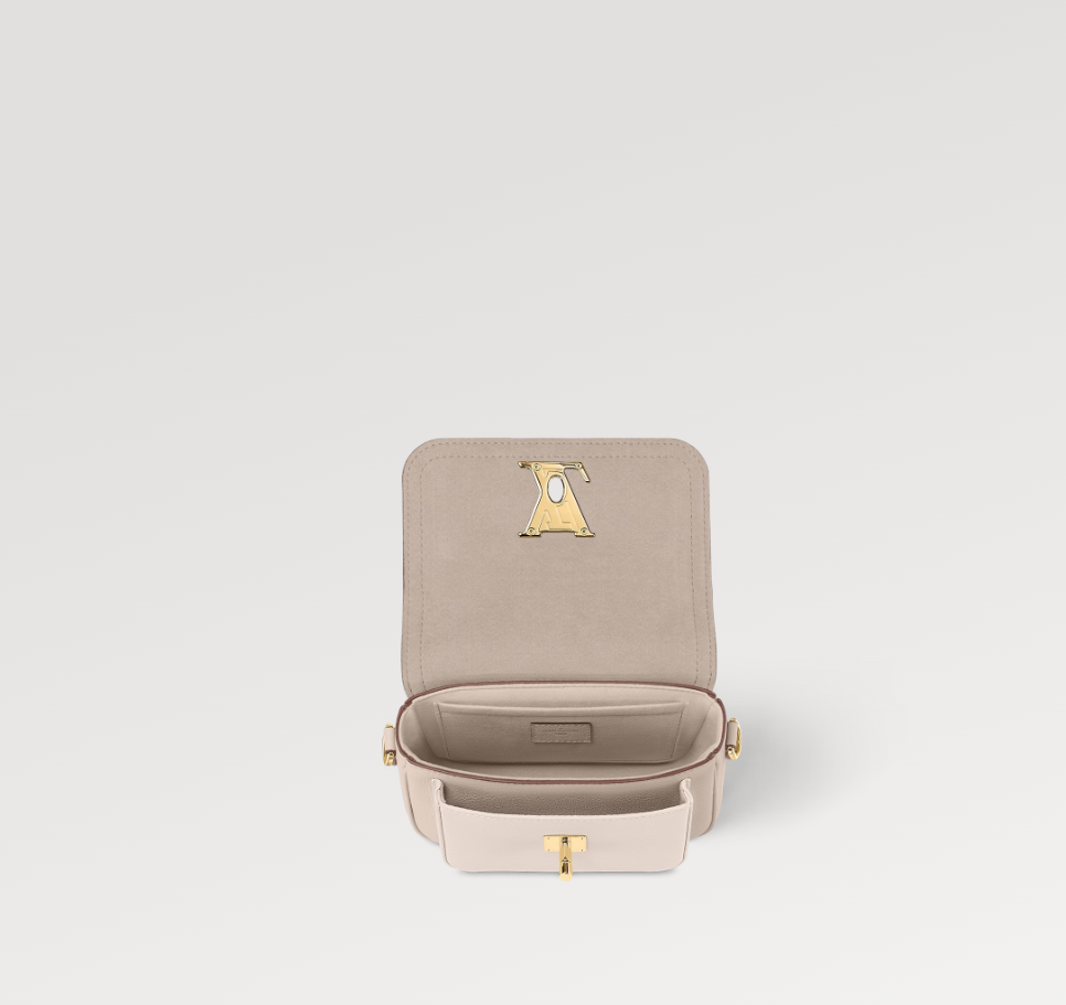 Louis Vuitton M21084 LockMe Tender