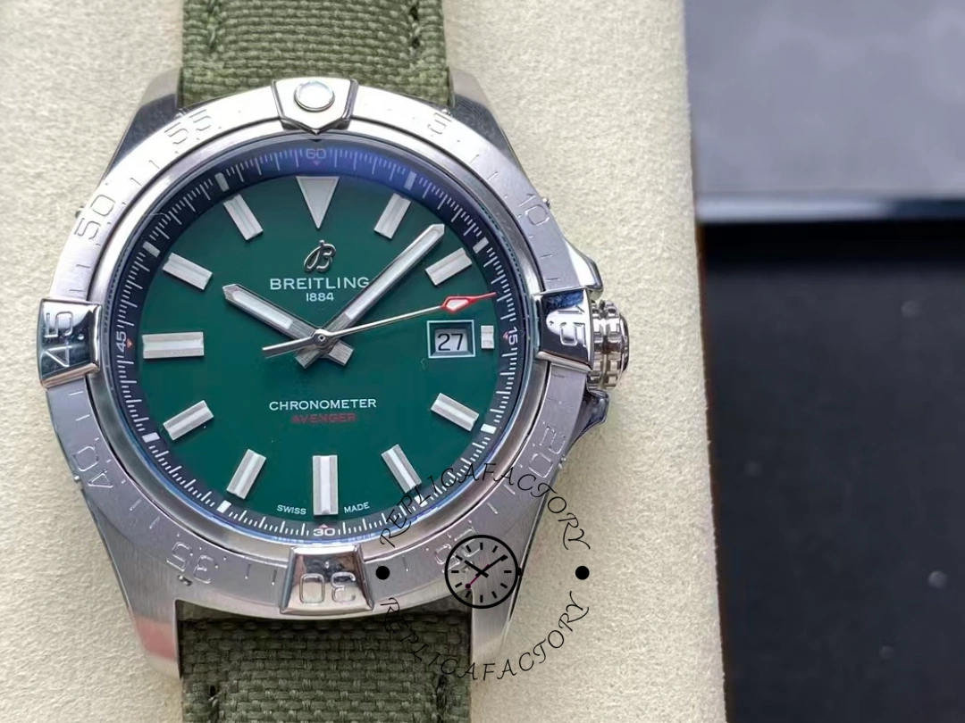Breitling Avenger Automatic A17328101L1X1 42mm Replica