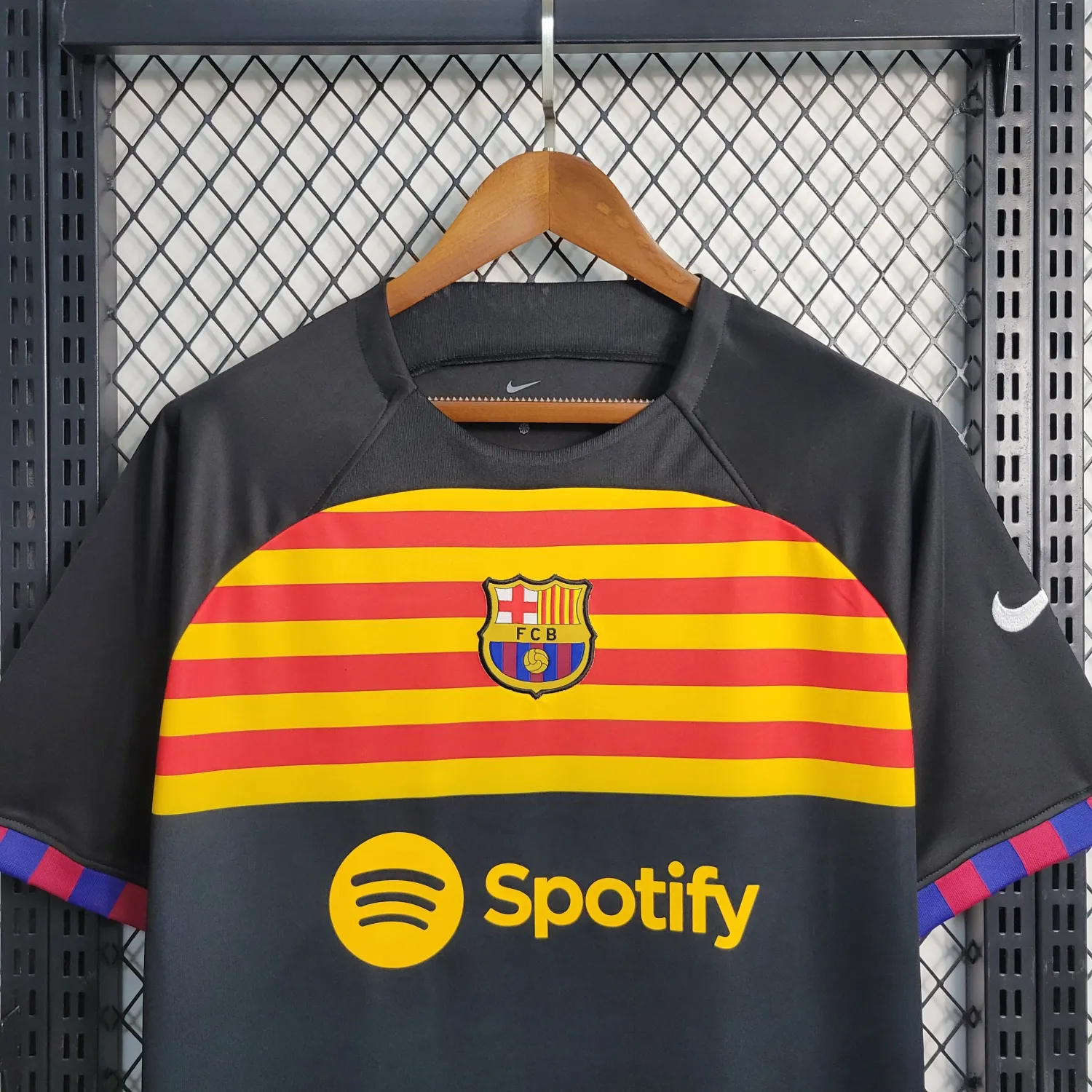 2023/24 Barcelona black training fan jersey
