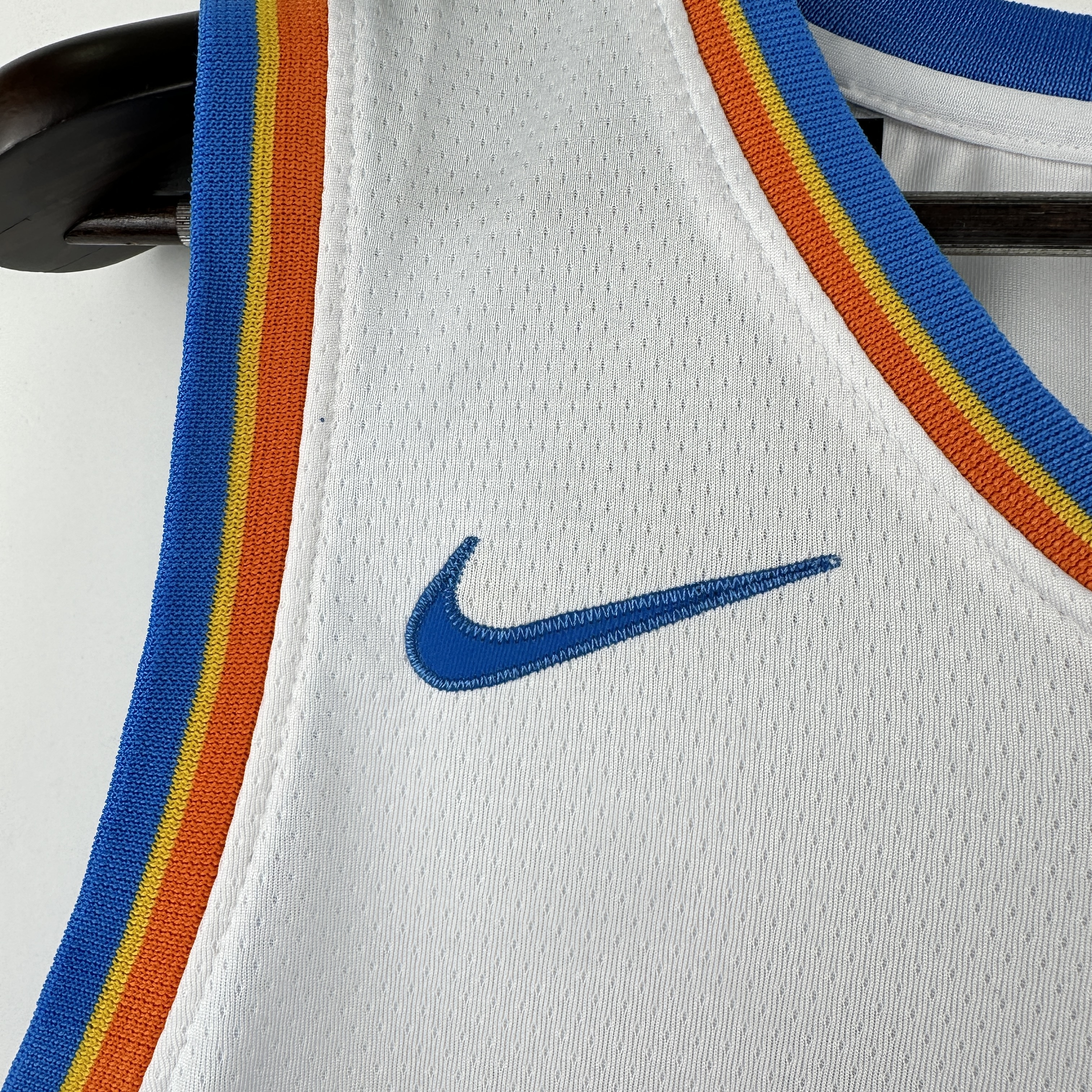 Embroidery Thunder White No. 2 Alexander