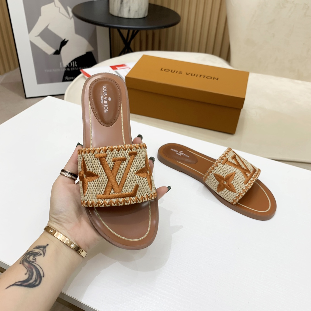 Louis Vuitton LV Lock lt Flat Flat Sandals Slide