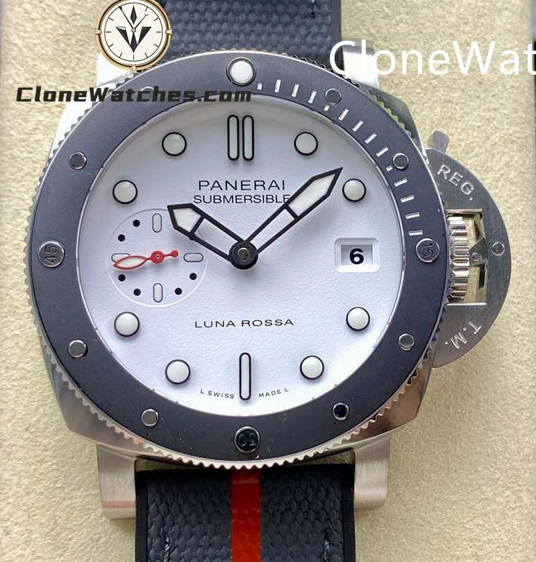 Panerai Super Clone Watches 1:1 Submersible Luna Rossa PAM01579 White Dial 42mm