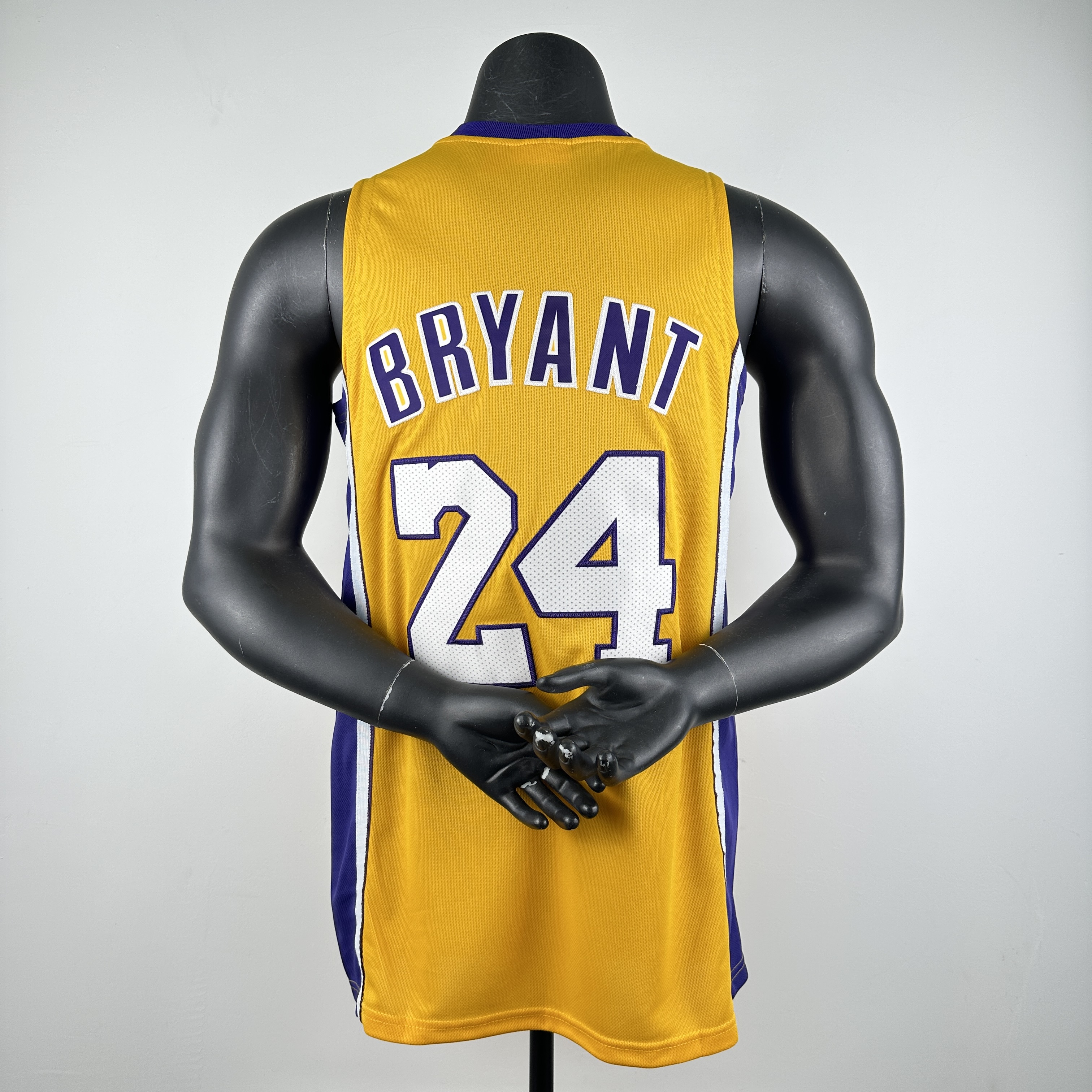 Embroidered MN Retro Jersey Lakers 06/07 Season V-neck Yellow No. 24 Kobe