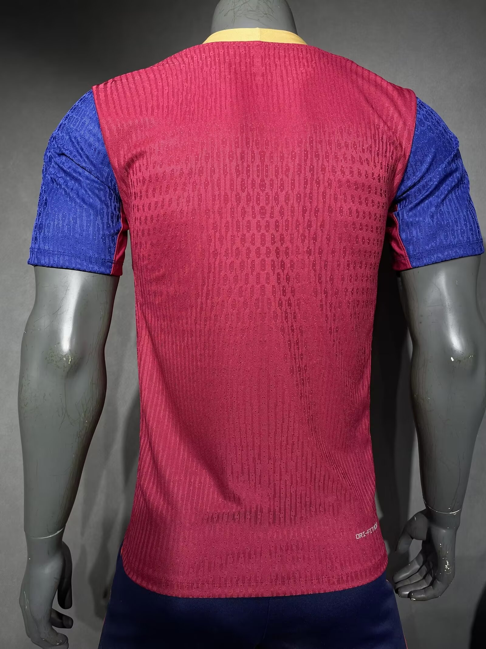 2024/25 Barcelona Training Shirt - Player Edition