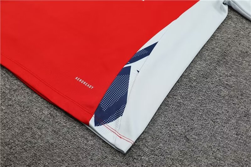 2024/25 Arsenal half zip training suit