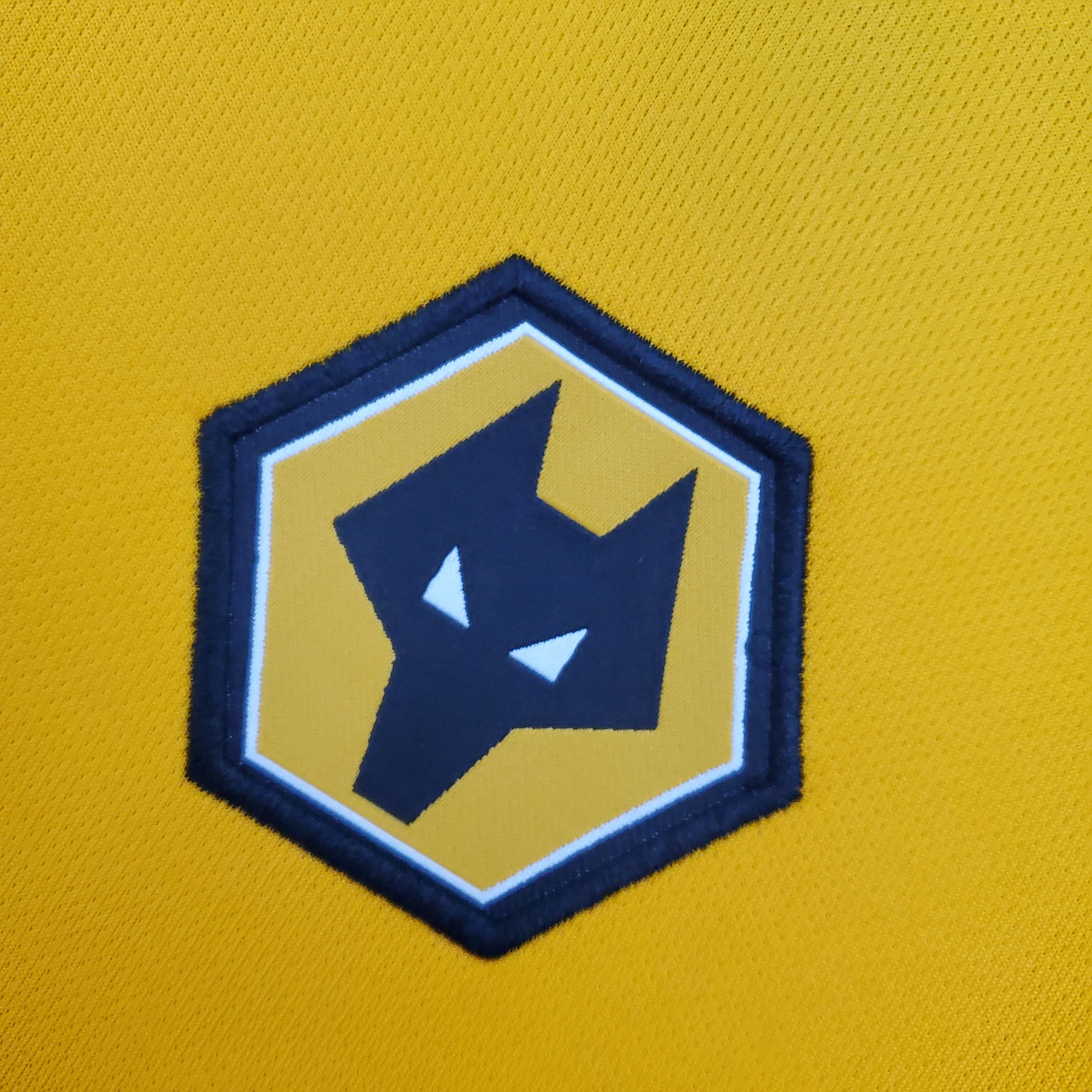 2021/22 Wolves home jersey 1:1 Thai quality - Fans Edition