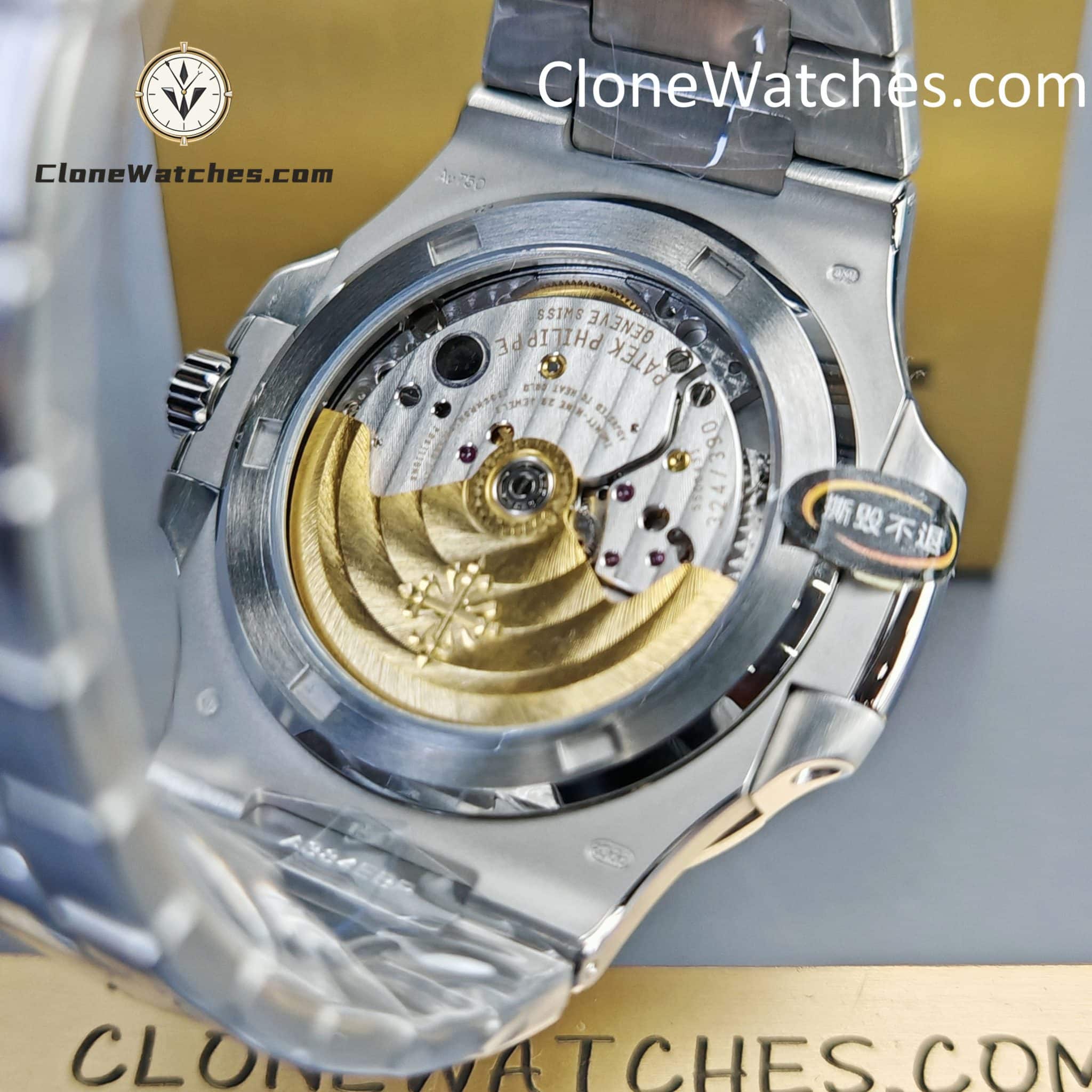Patek Philippe Super Clone Watches 1:1 Nautilus 5713 Blue Dial Diamond