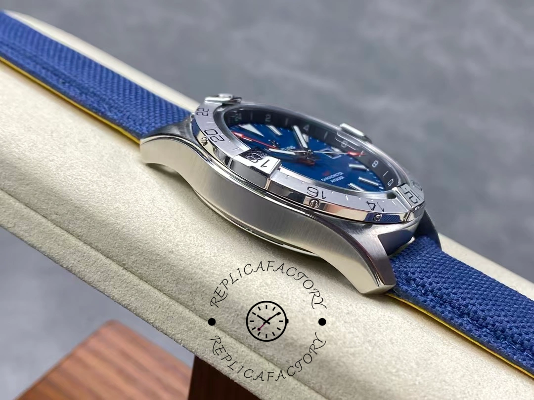 Breitling Avenger Automatic GMT A32320101C1X1 44mm Replica