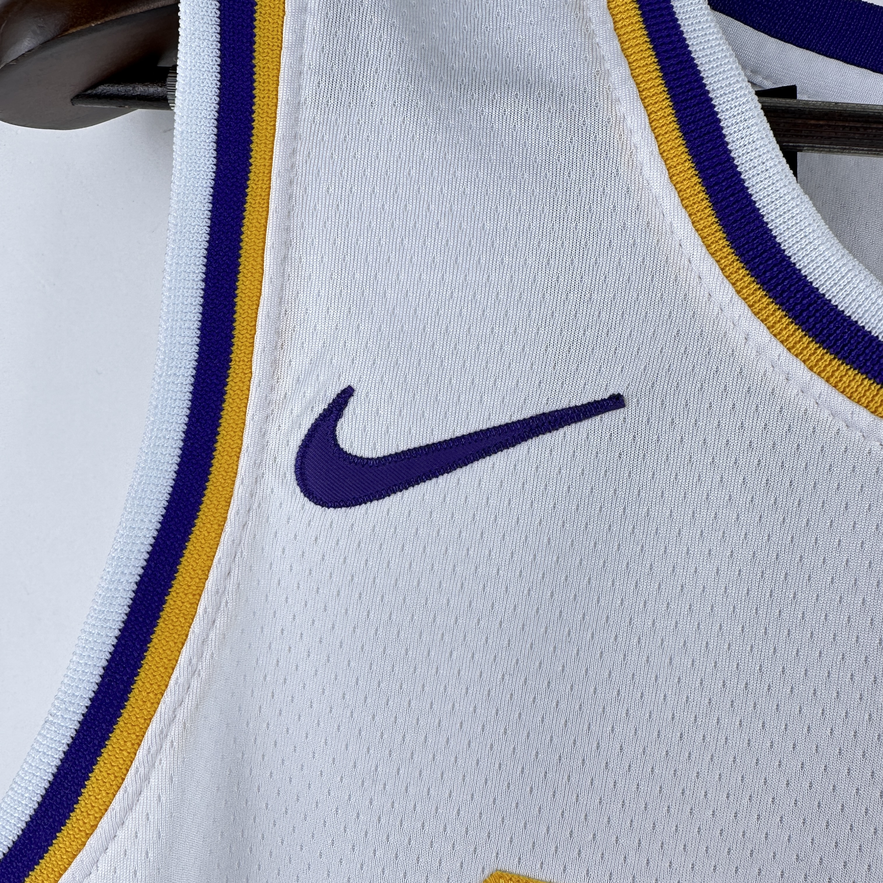 Embroidered Lakers Crew Neck White No. 77 Doncic