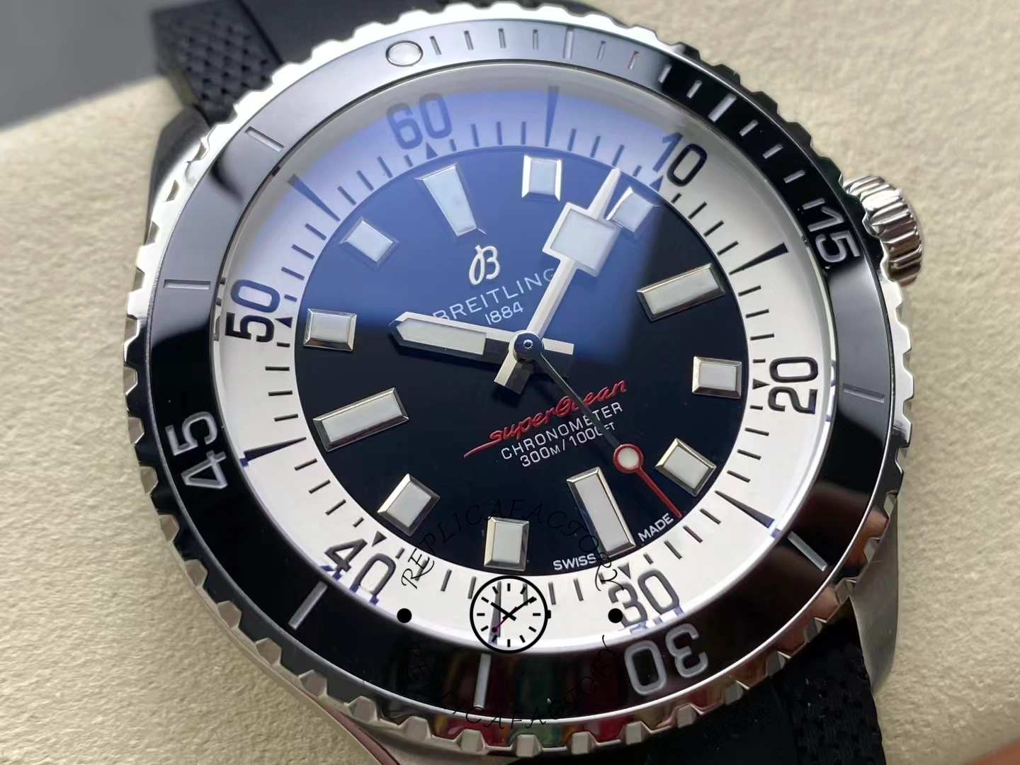 Breitling Superocean Automatic 44 mm A17376211B1S1 1:1 Clone Black Rubber Strap