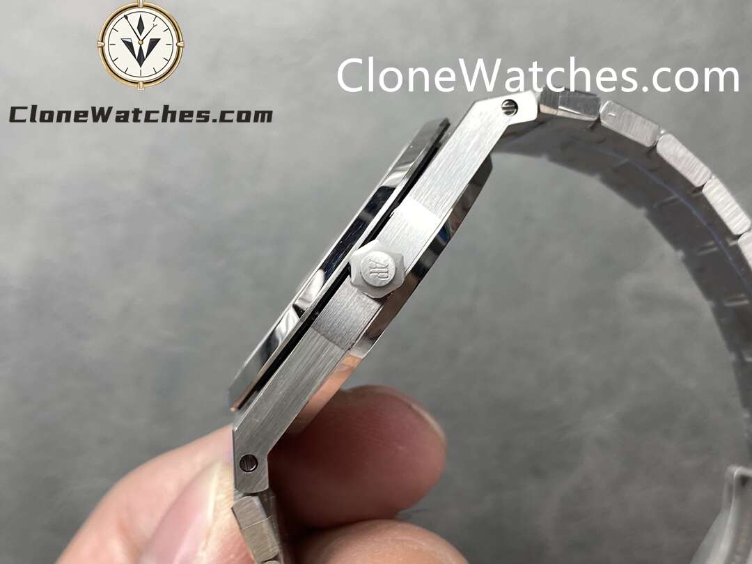 Audemars Piguet Super Clone Watches 1:1 Royal Oak “Jumbo” Extra Thin 15202BC 39mm