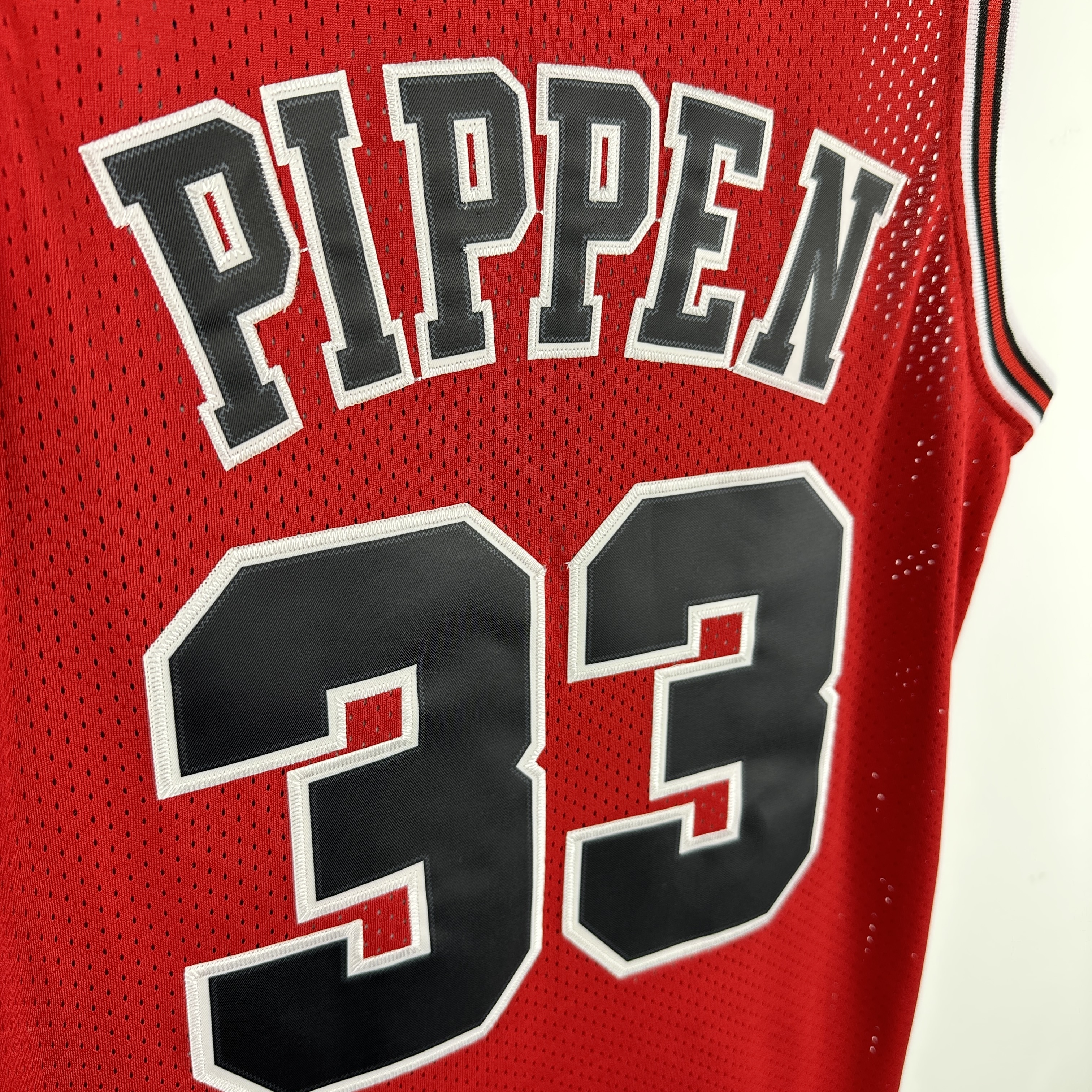 Embroidered MN retro jersey, Bulls 97/98 season, red, No. 33, Scottie Pippen