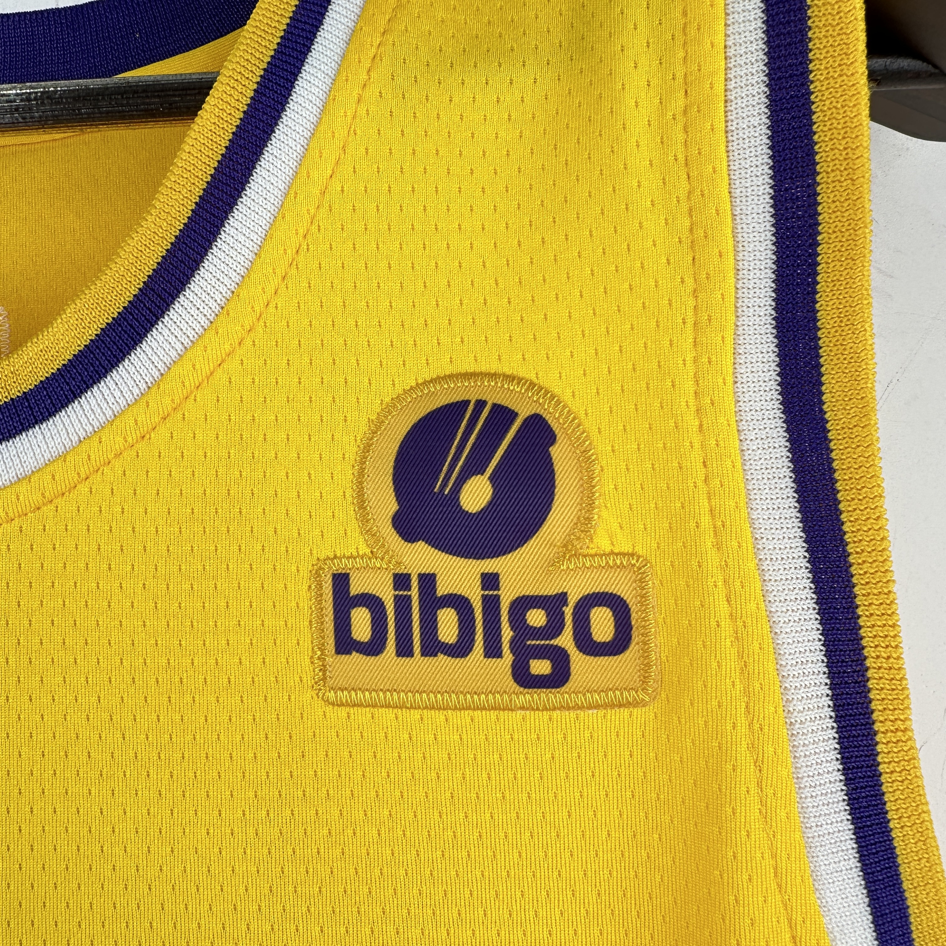 Embroidered Lakers Crew Neck Yellow No. 6 James