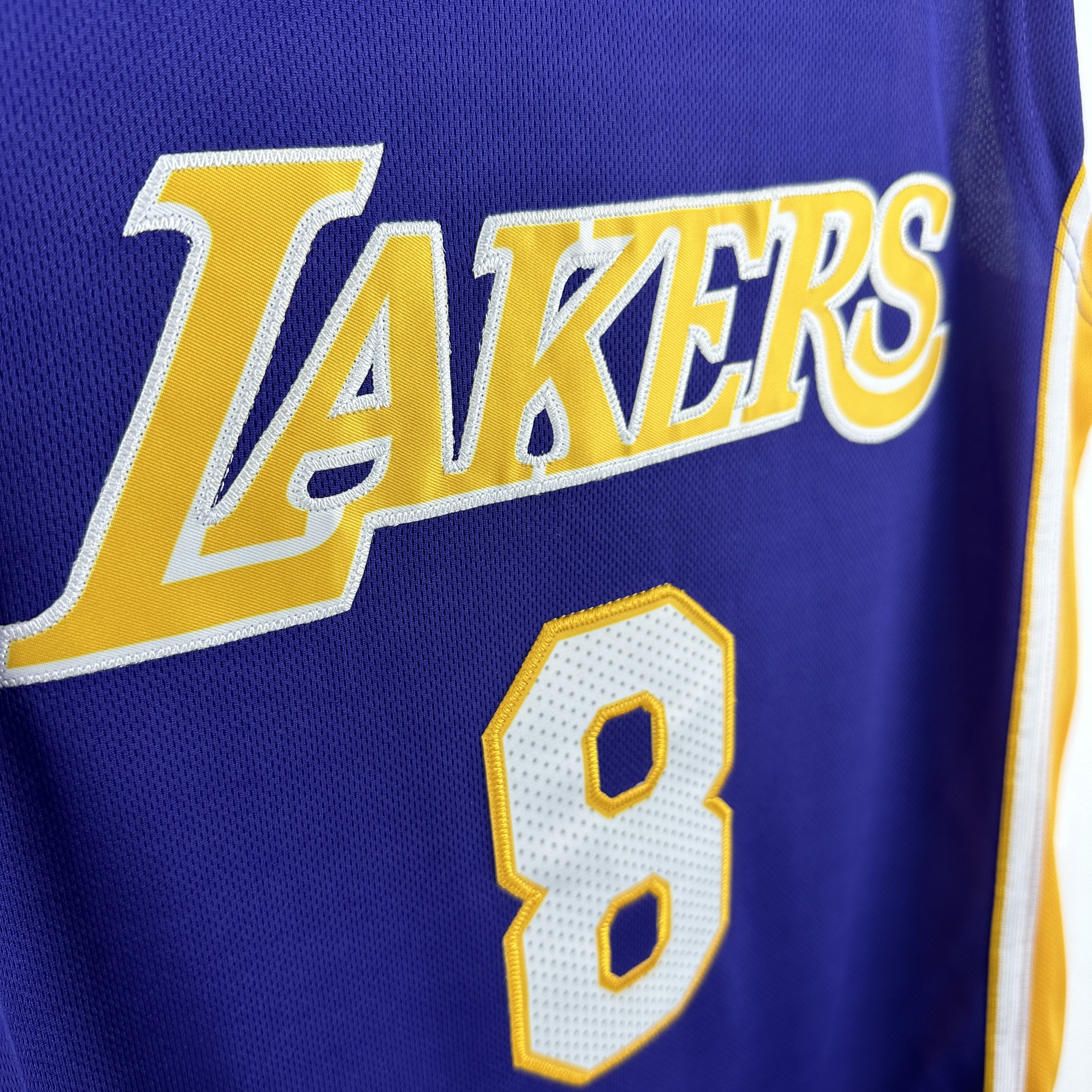 Embroidered MN Retro Jersey Lakers 00/01 Season V-neck Purple No. 8 Kobe