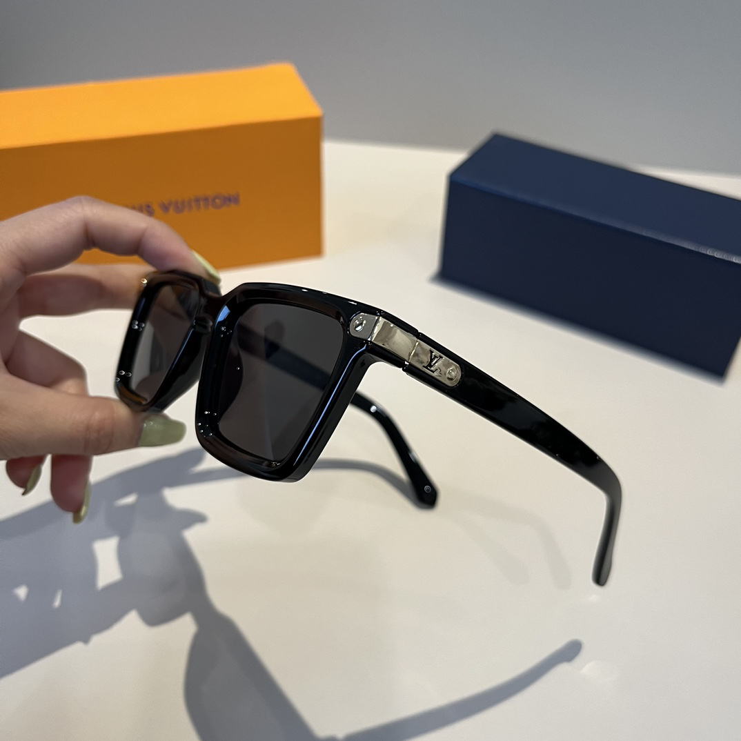 LV Louis Vuitton sunglasses, face-shaping sunglasses