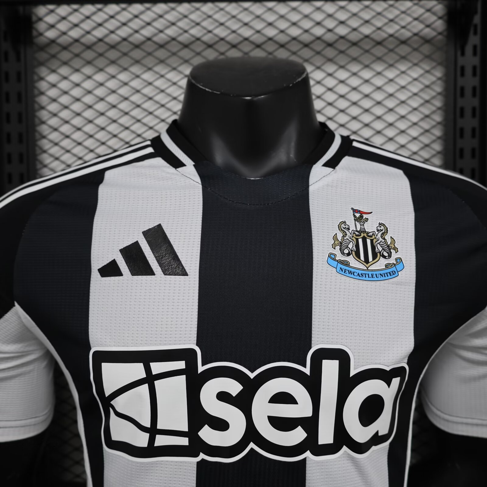 2024/25 Newcastle United Home Player Jersey 1:1 Thailand Quality