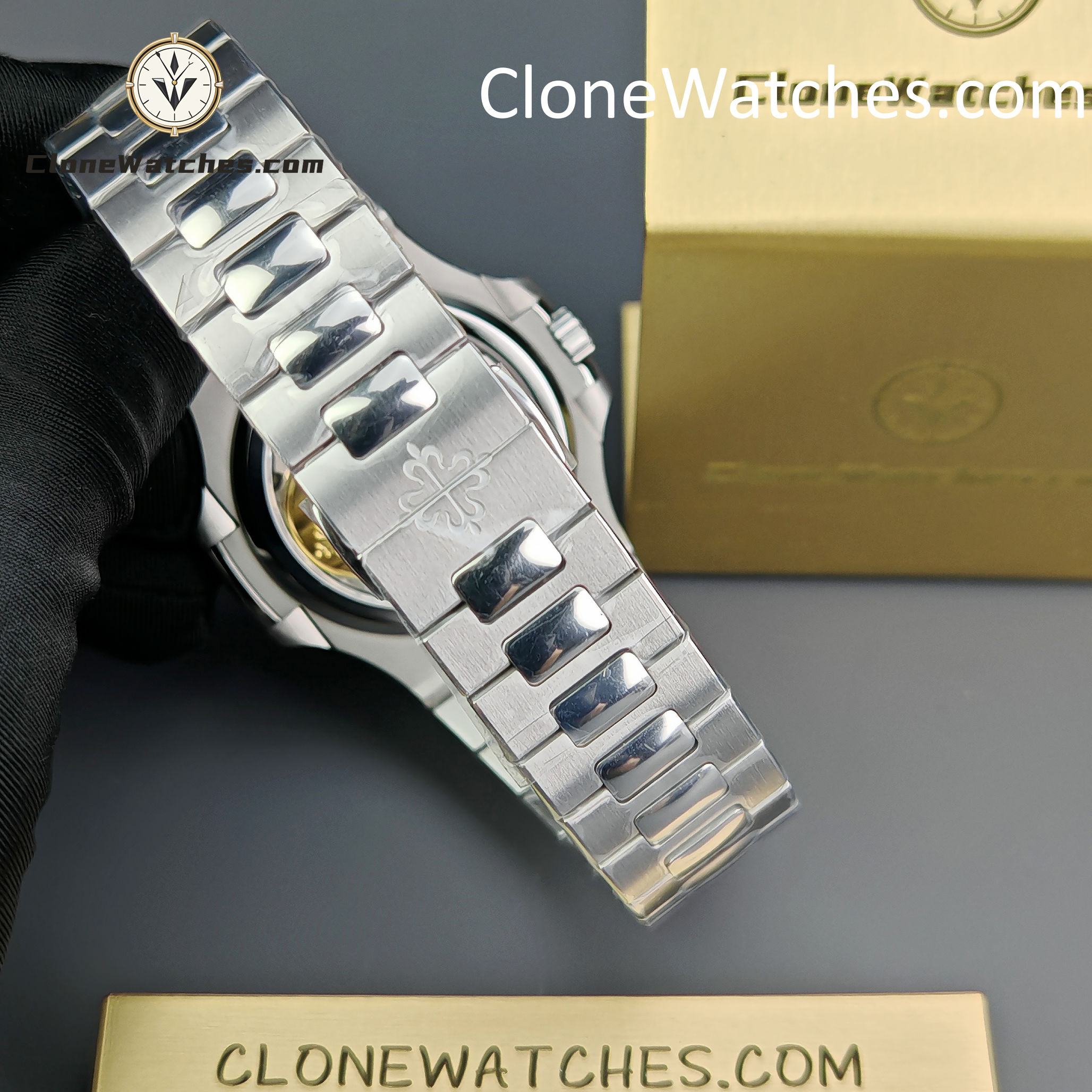 Patek Philippe Super Clone Watches 1:1 Nautilus Moon Phase 5712 Blue Dial New Clasp
