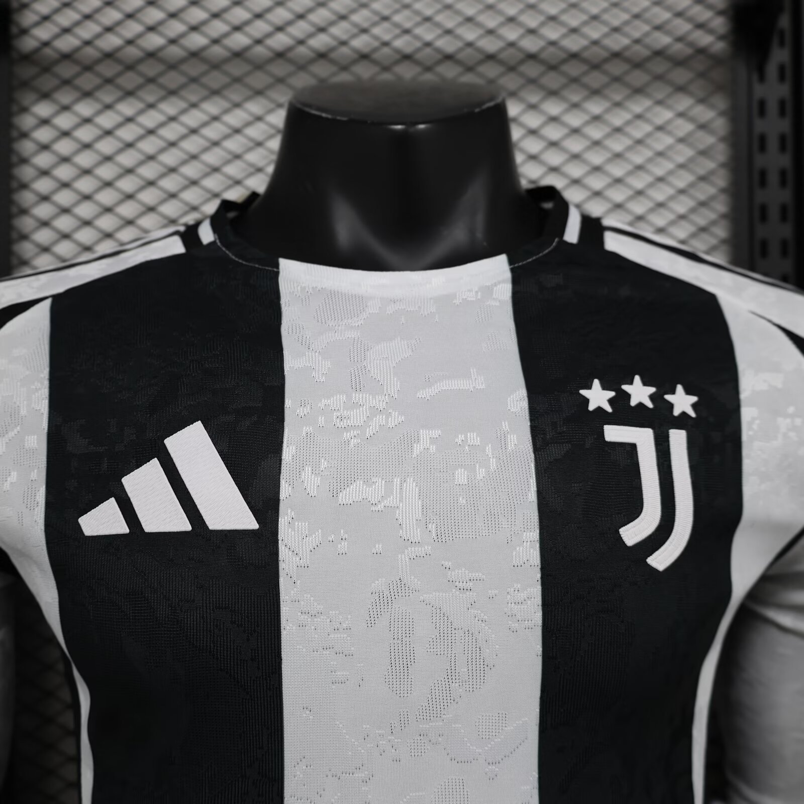 2024/25 Juventus Home Long Sleeve Shirt - Player Version