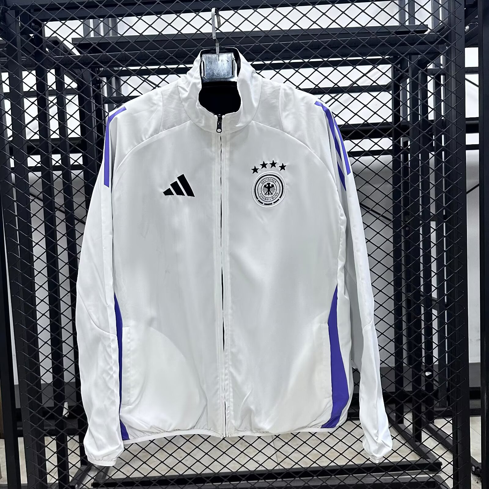 2025/26 German black and white double-faced windbreaker