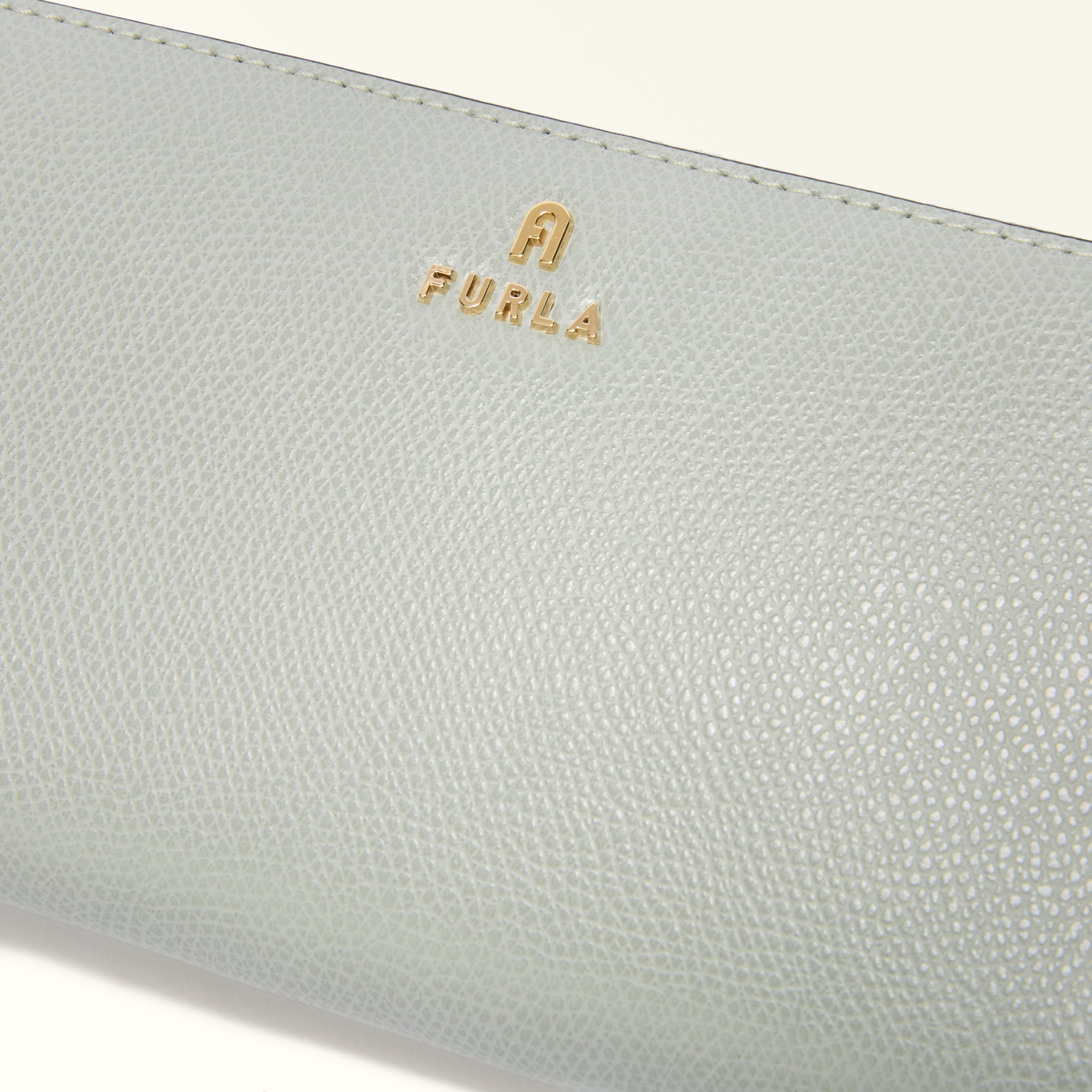 Furla Camelia Zip Around XL