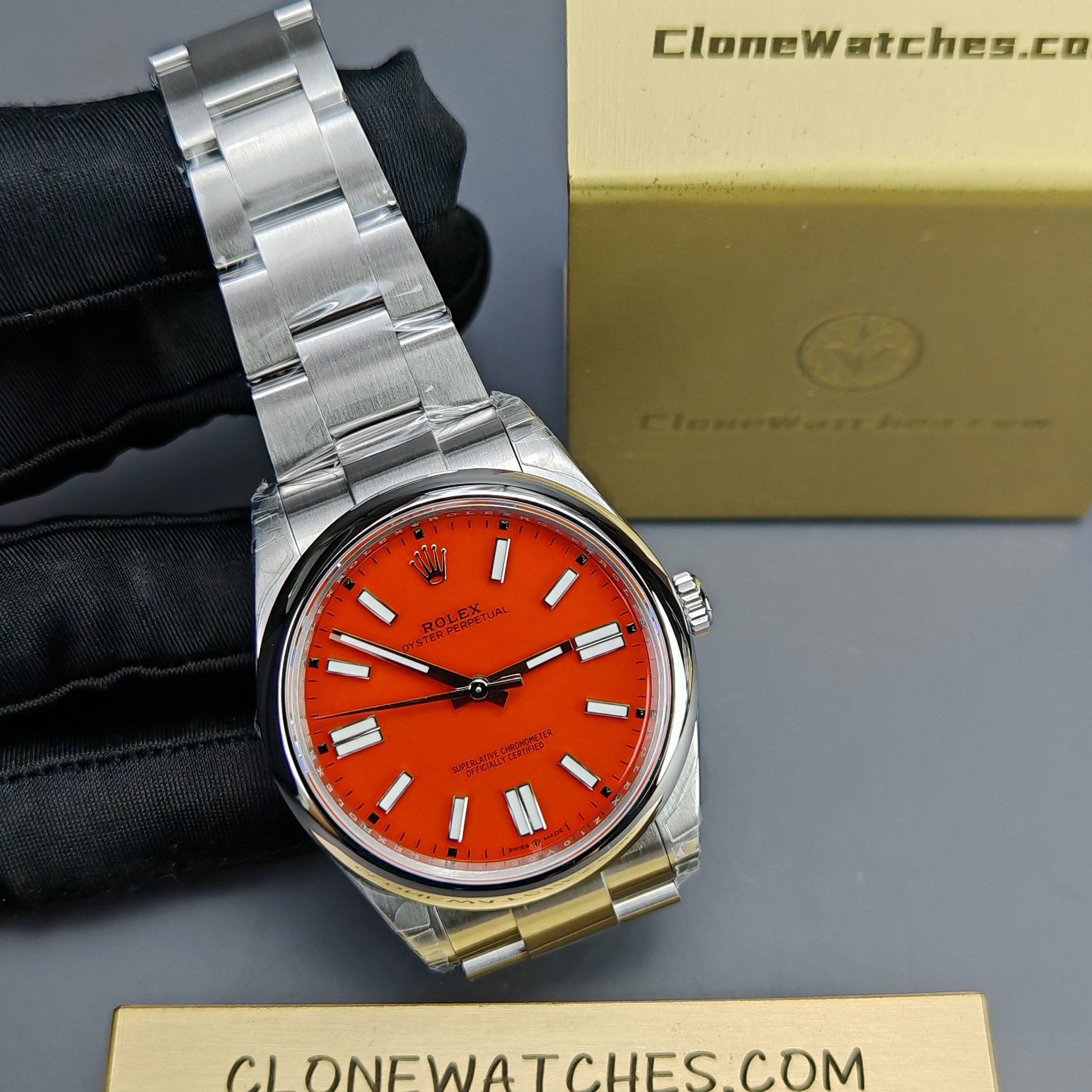 Rolex Super Clone Watches 1:1 Oyster Perpetual Red Dial 41mm M124300 3230 Movement