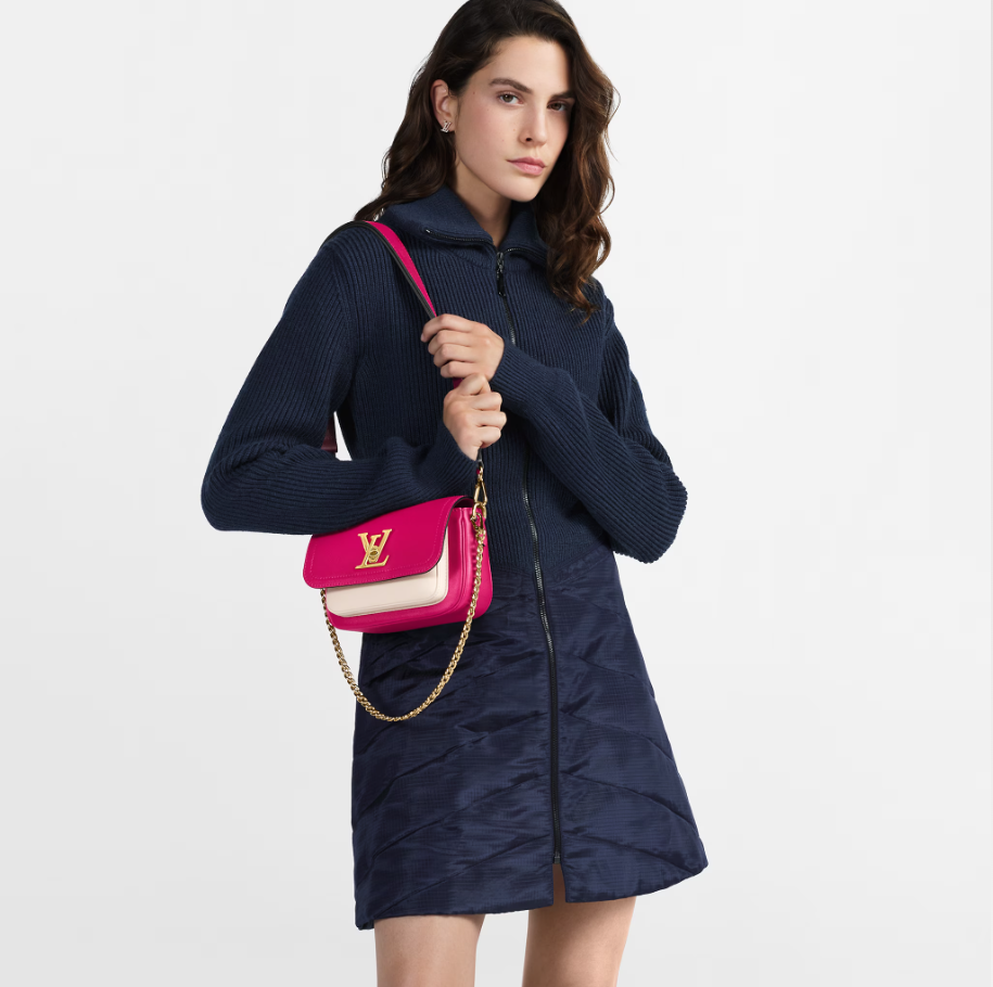 Louis Vuitton M21084 LockMe Tender