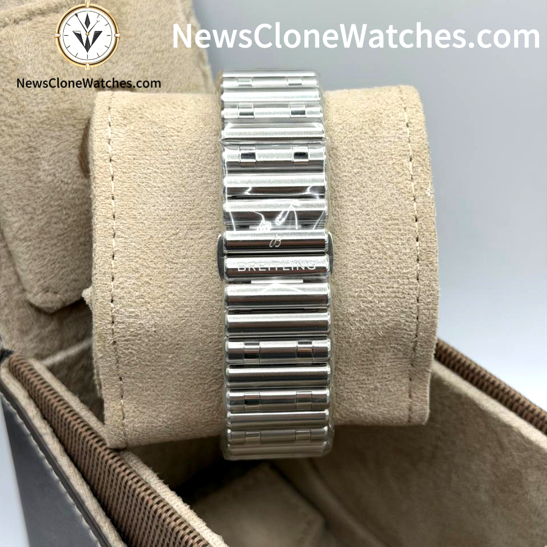 Breitling Chronomat AB0158101A1A1