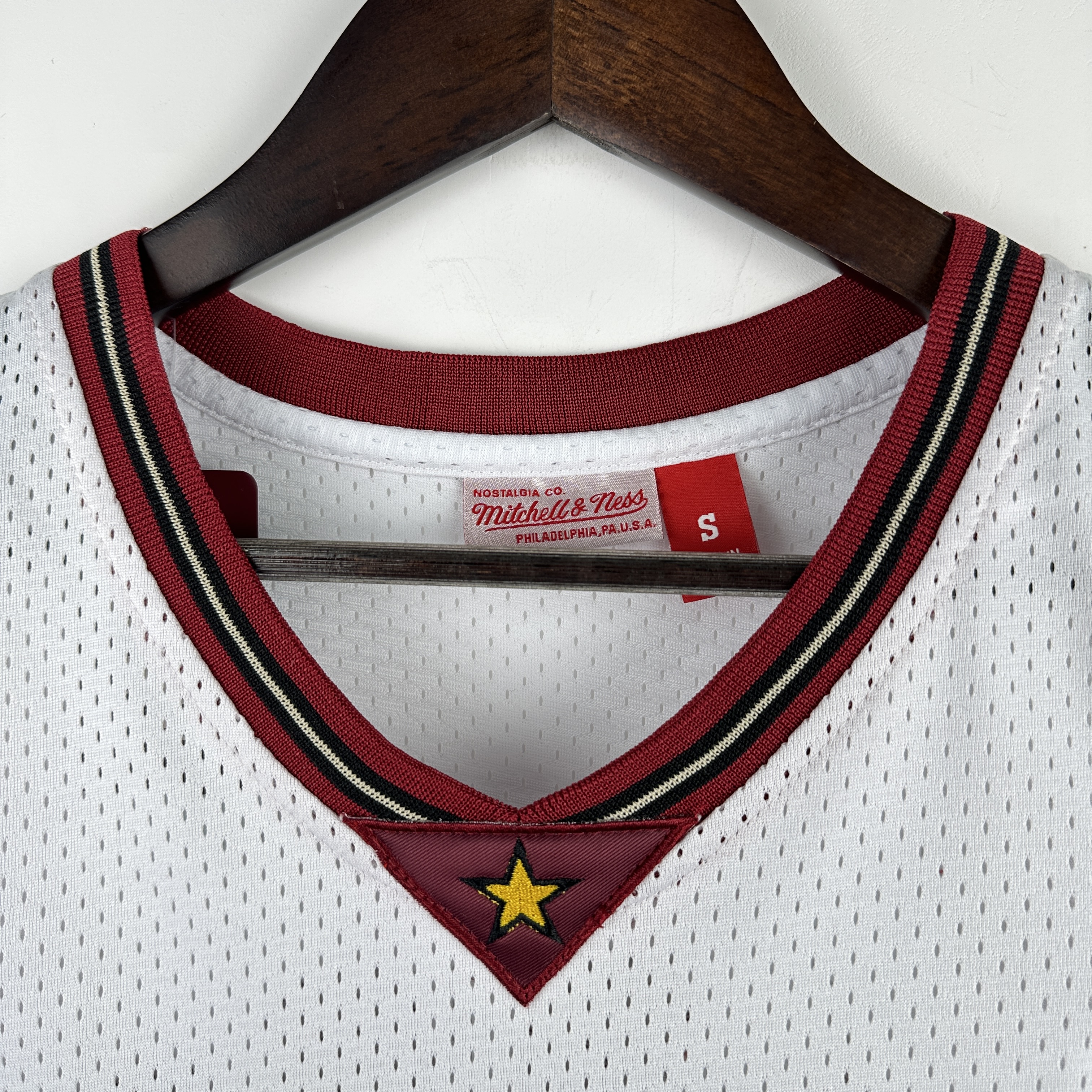 Embroidered MN Retro Jersey 76ers 97/98 Season Big Star White No. 3 Iverson