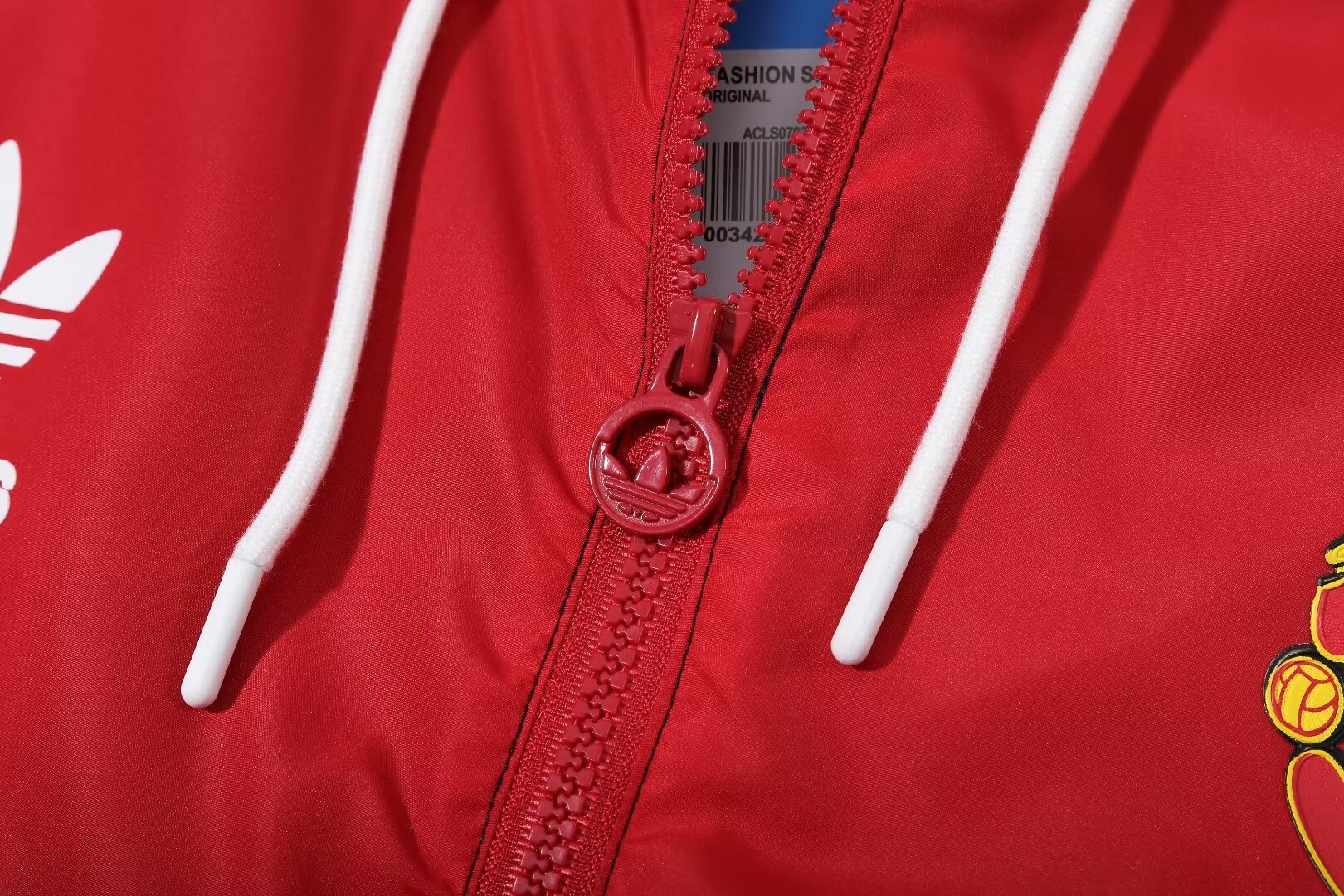 2023/24 Manchester United black and red hooded windbreaker 1:1 Thai quality