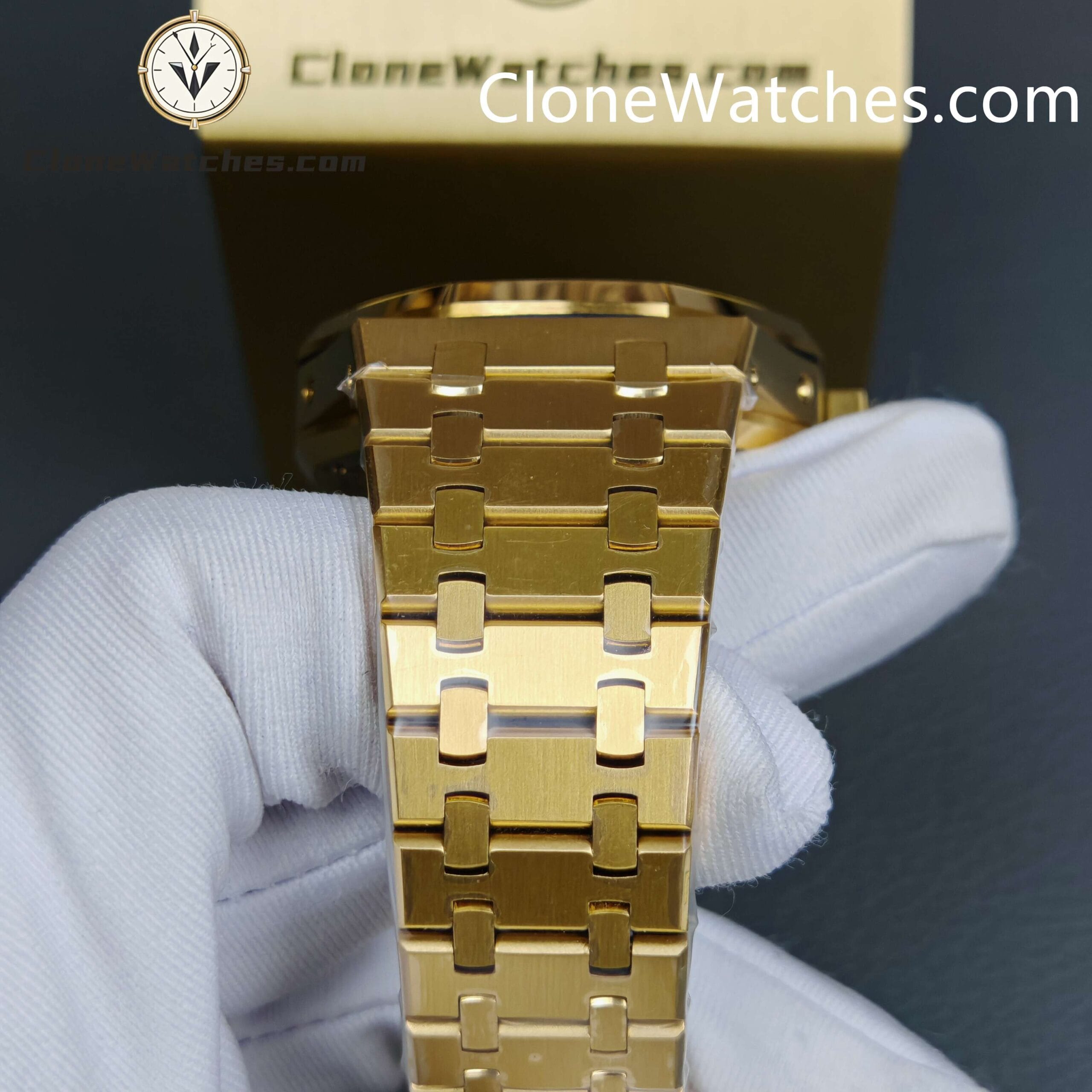 Audemars Piguet Super Clone Watches 1:1 Royal Oak Perpetual Calendar 18K Gold Plated Blue Dial 26574BA 41MM