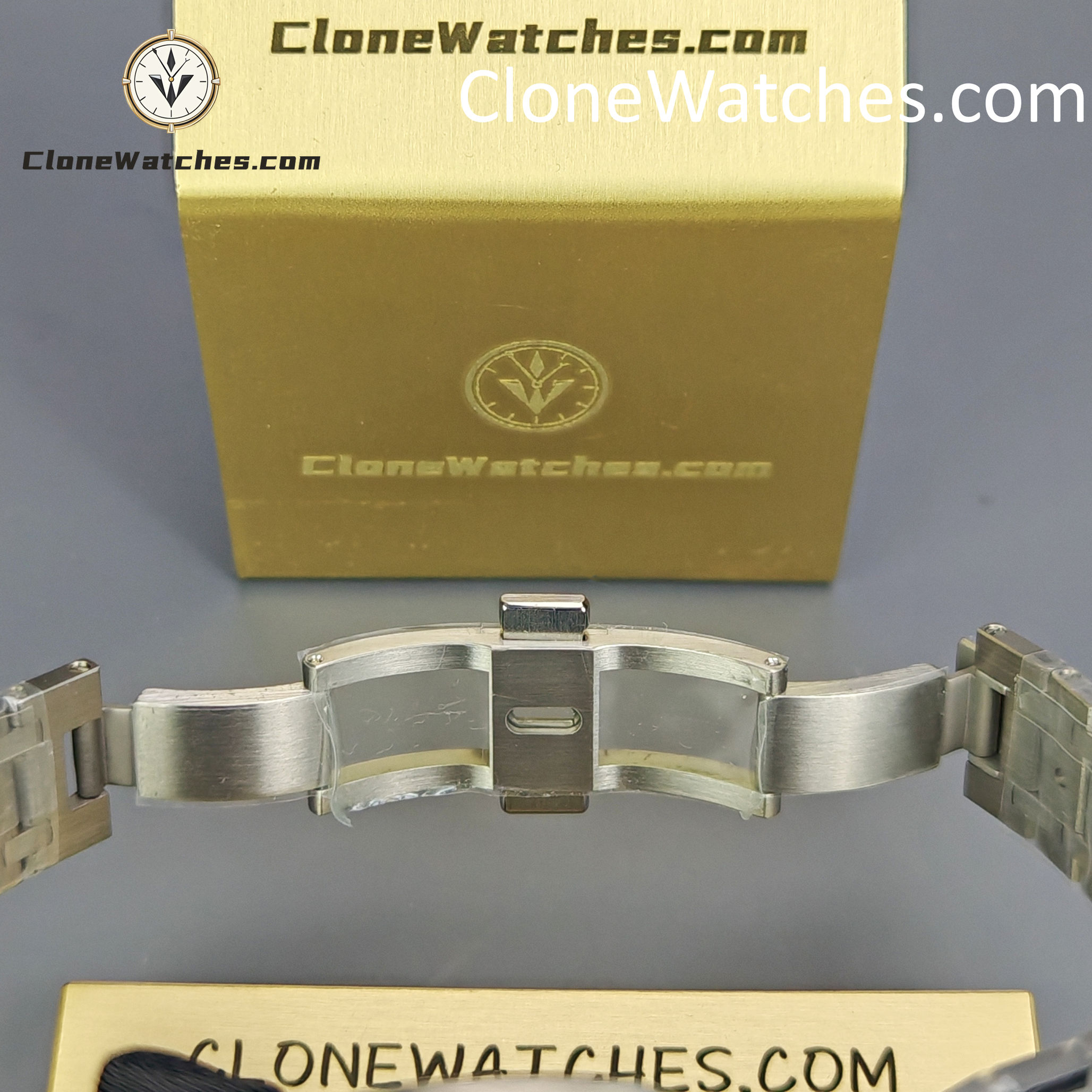 Audemars Piguet Super Clone Watches 1:1 Royal Oak “Jumbo” 15202IP Blue Dial