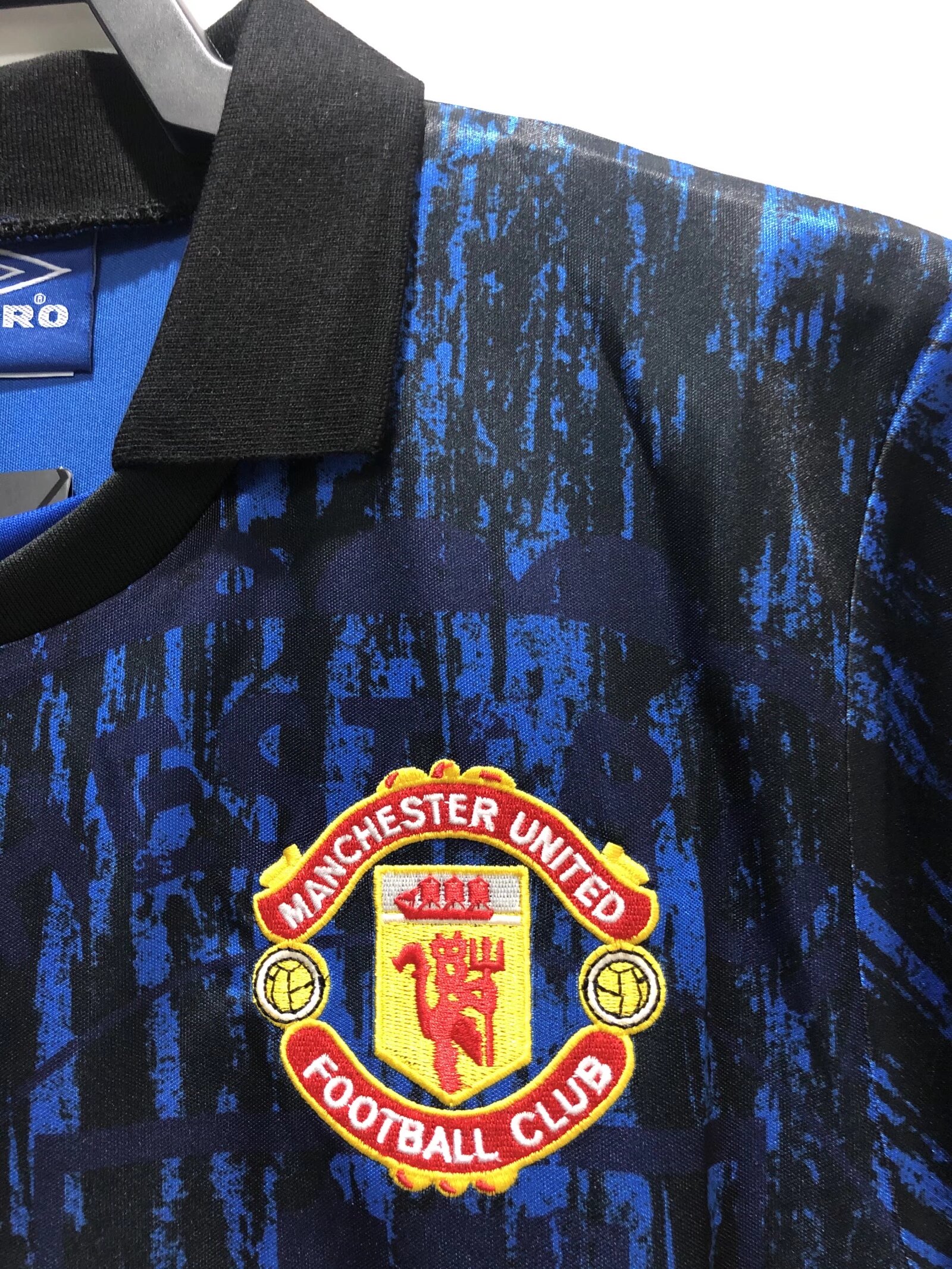 1993 Manchester United black and blue retro jersey