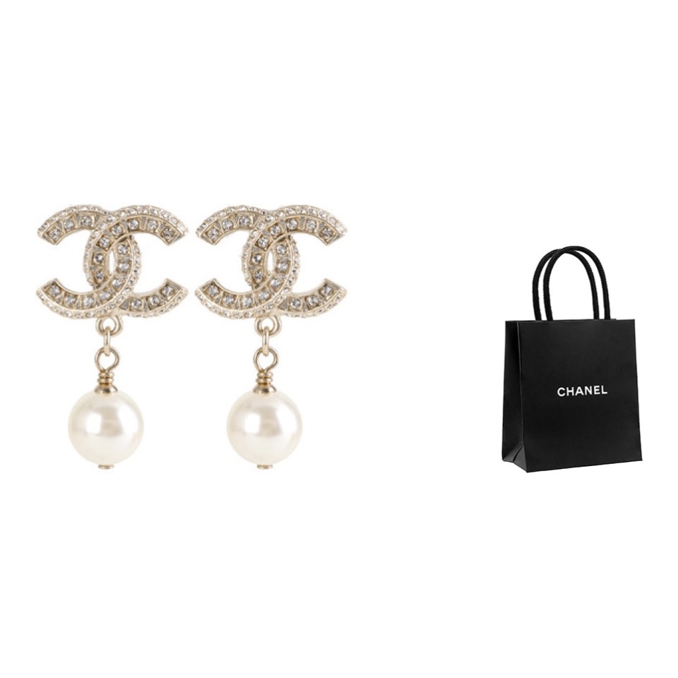 Chanel gold double C pearl earrings