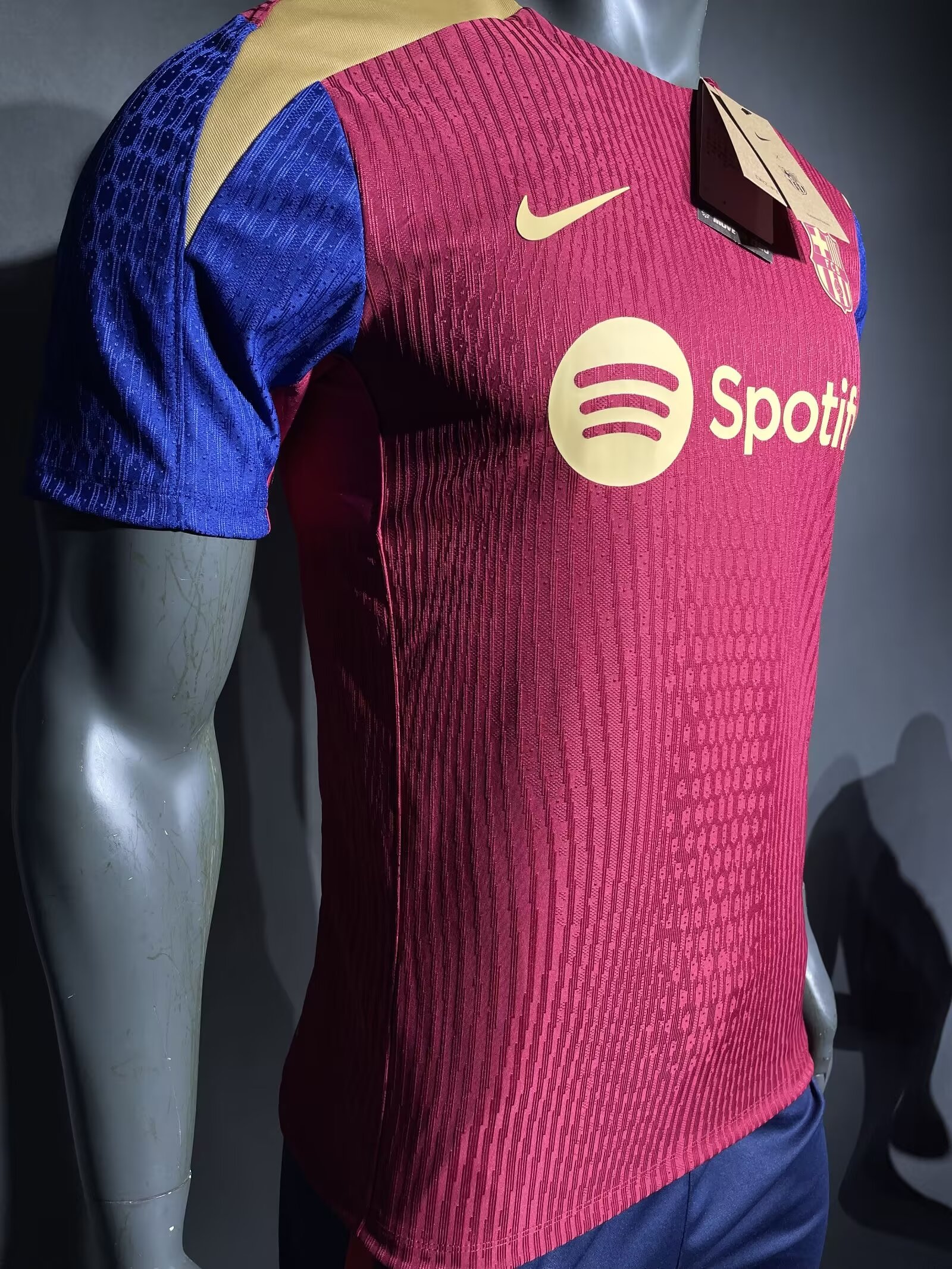 2024/25 Barcelona Training Shirt - Player Edition