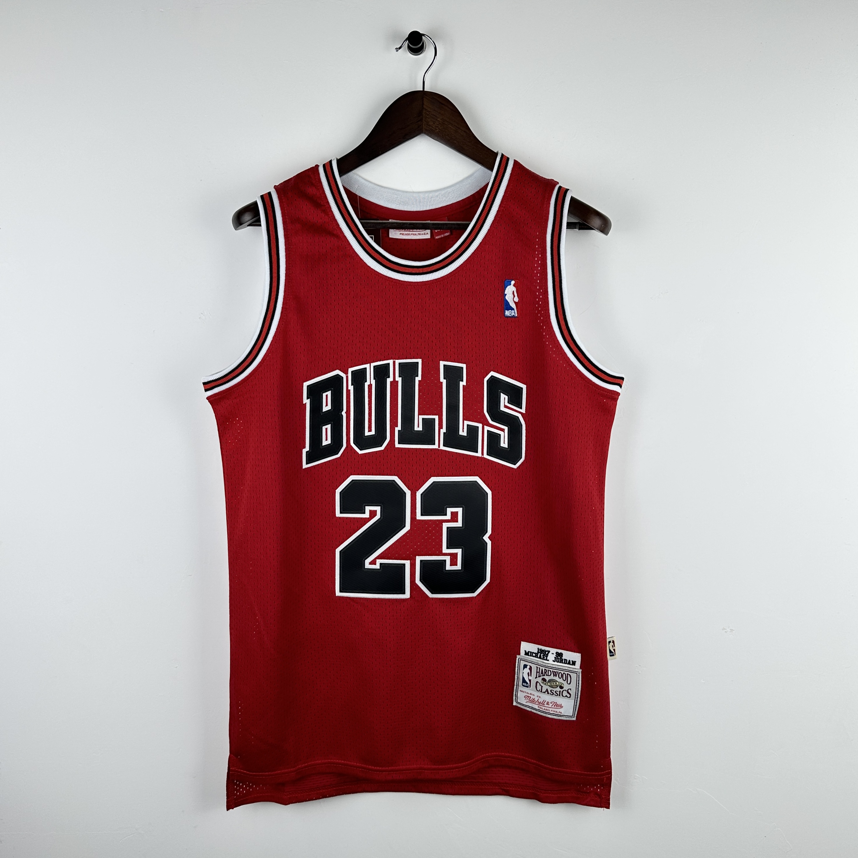 Embroidered MN retro jersey Bulls 97/98 season red No. 23 Jordan