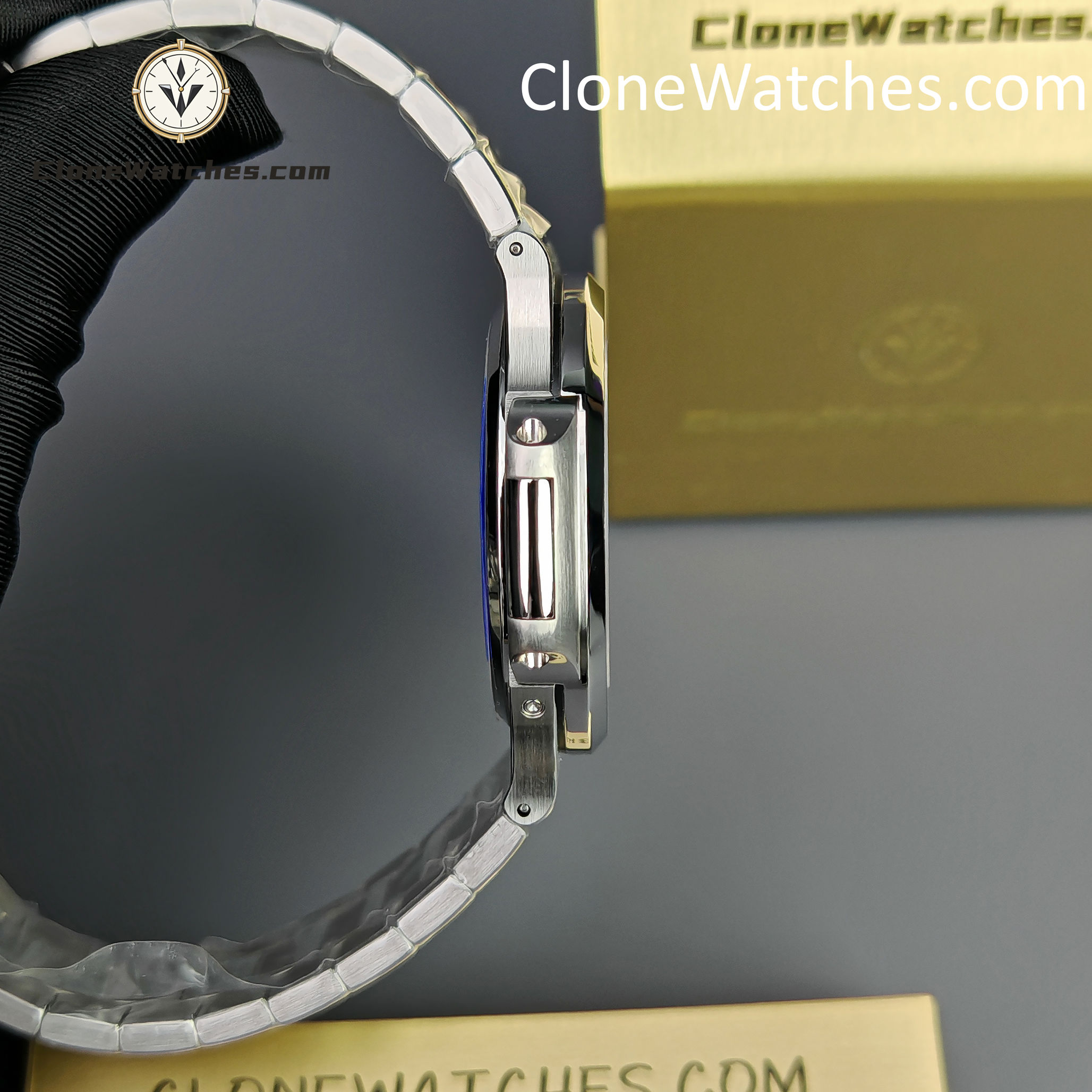 Patek Philippe Super Clone Watches 1:1 Nautilus Moon Phase 5712 Tiffany & Co Blue Dial New Clasp