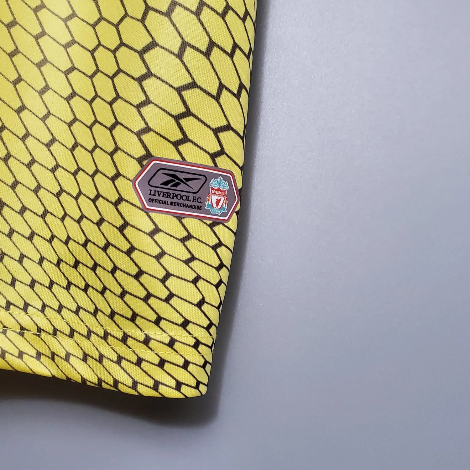 2004/2005 Liverpool away retro jersey