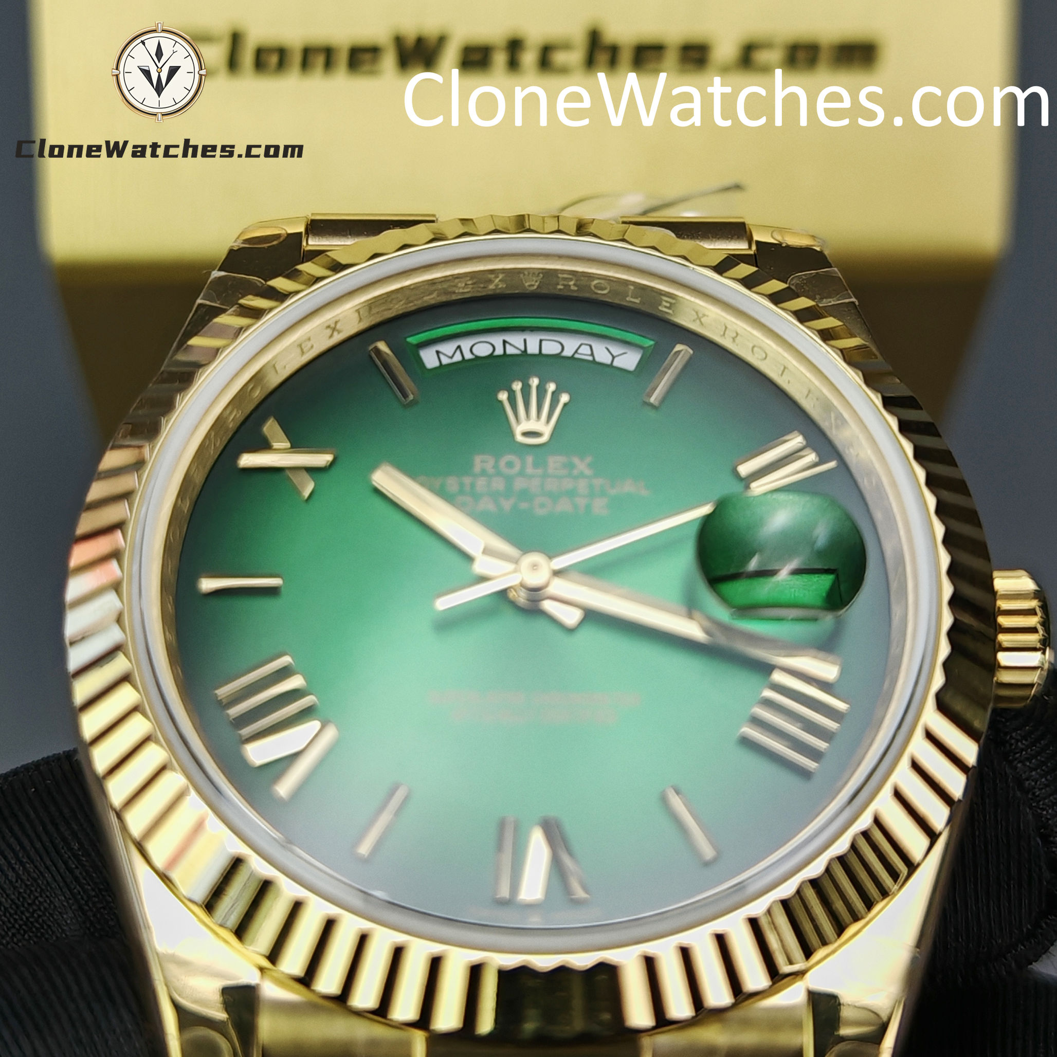 Rolex Super Clone Watches 1:1 Day Date 18K Gold Gradient Green Roman Dial 36mm m128238-0118 3255 Movement