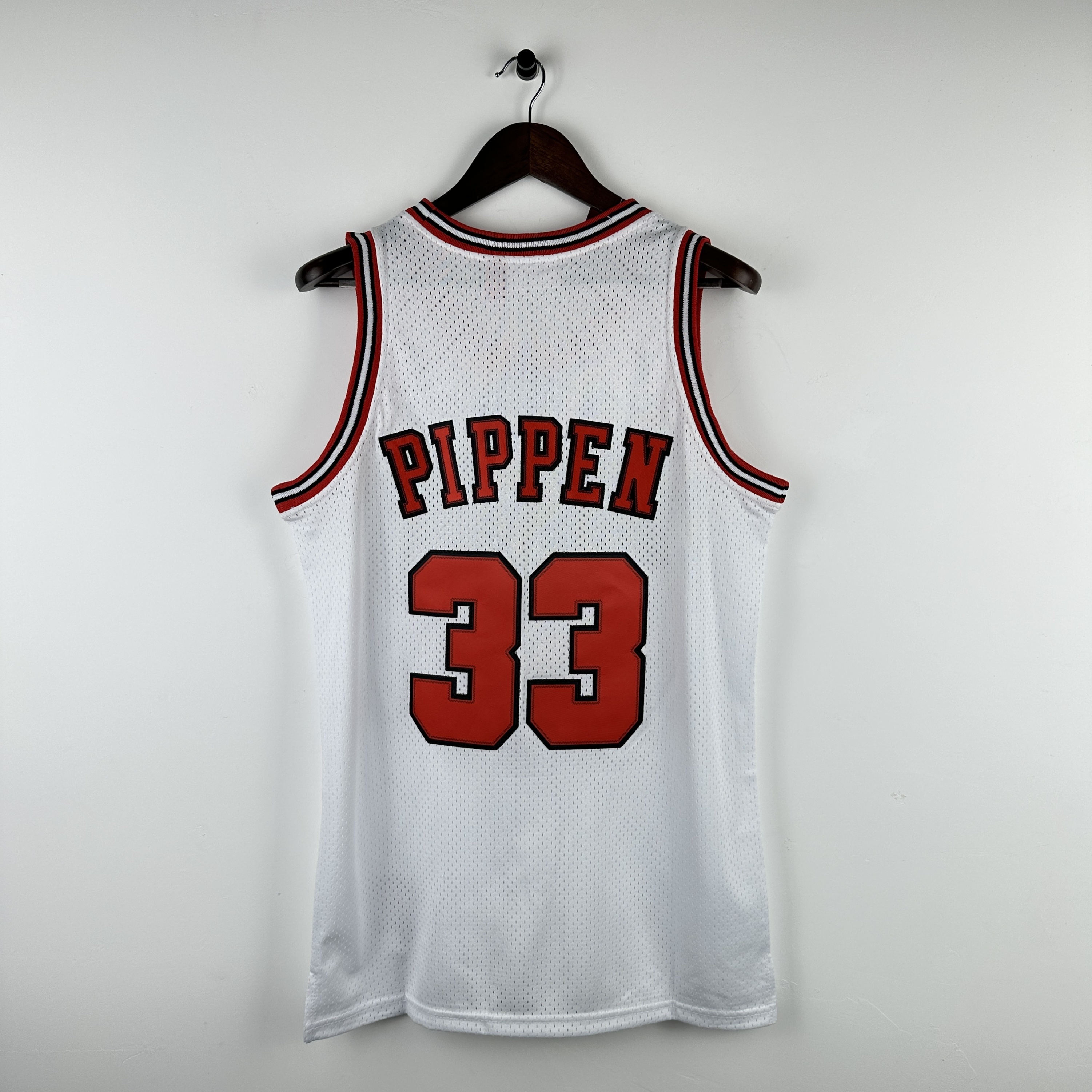 Embroidered MN retro jersey, Chicago Bulls 97/98 season, white, No. 33, Scottie Pippen