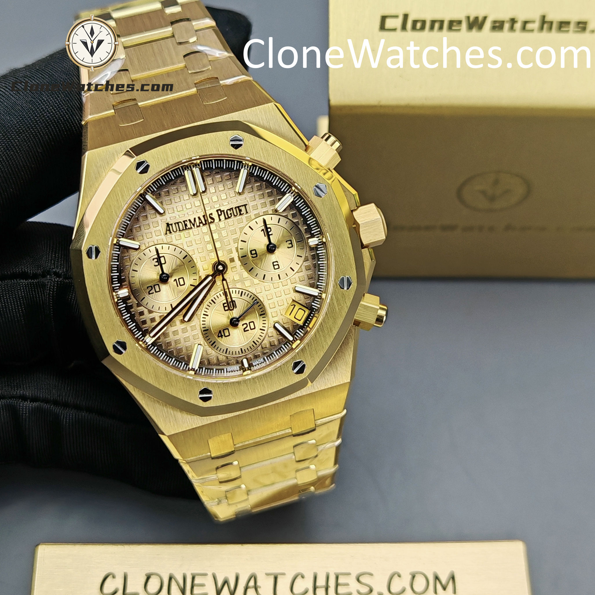 Audemars Piguet Super Clone Watches 1:1 Royal Oak Smoked Gold Dial 26240BA Selfwinding Chronograph