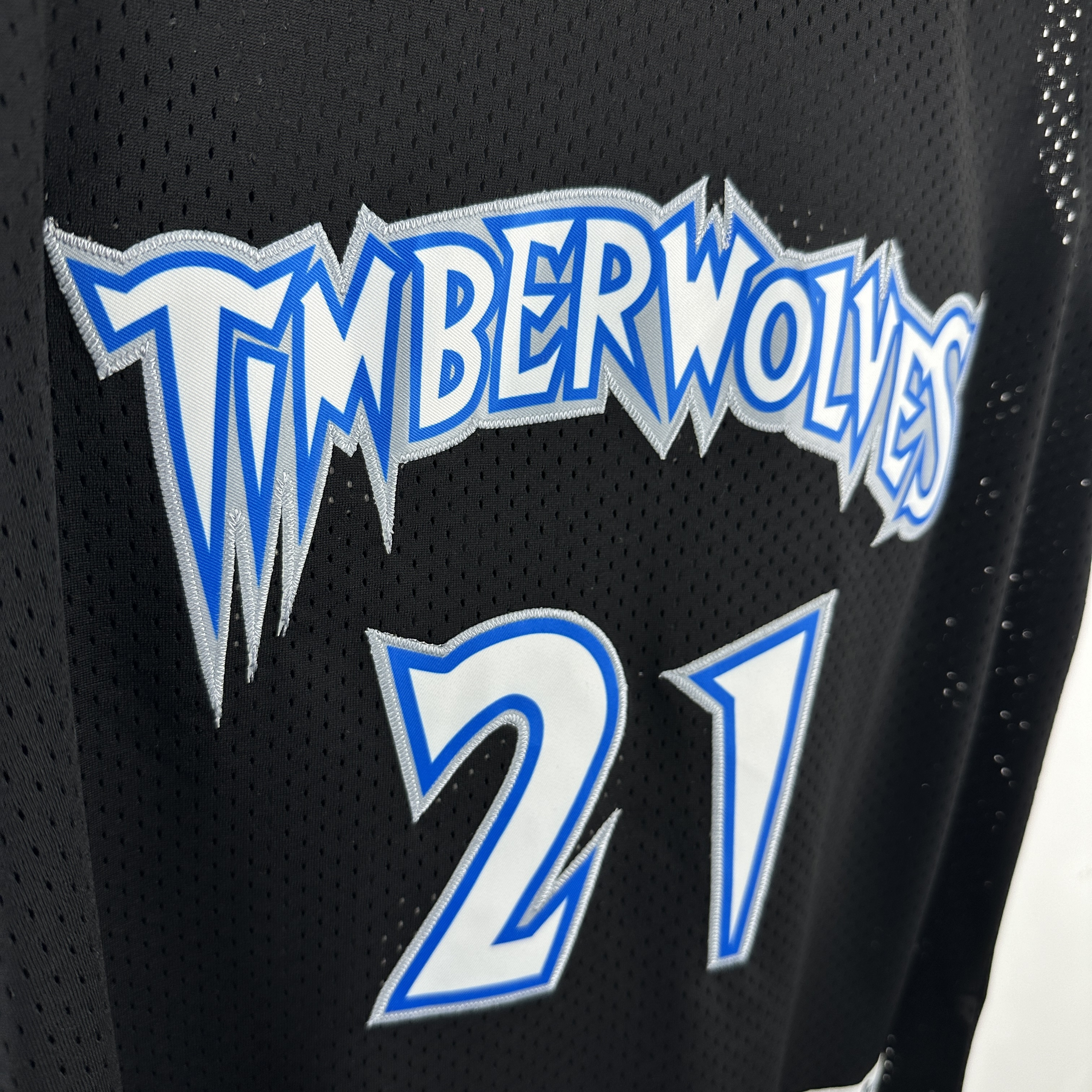 Embroidered MN retro jersey Timberwolves 97/98 season black No. 21 Kevin Garnett