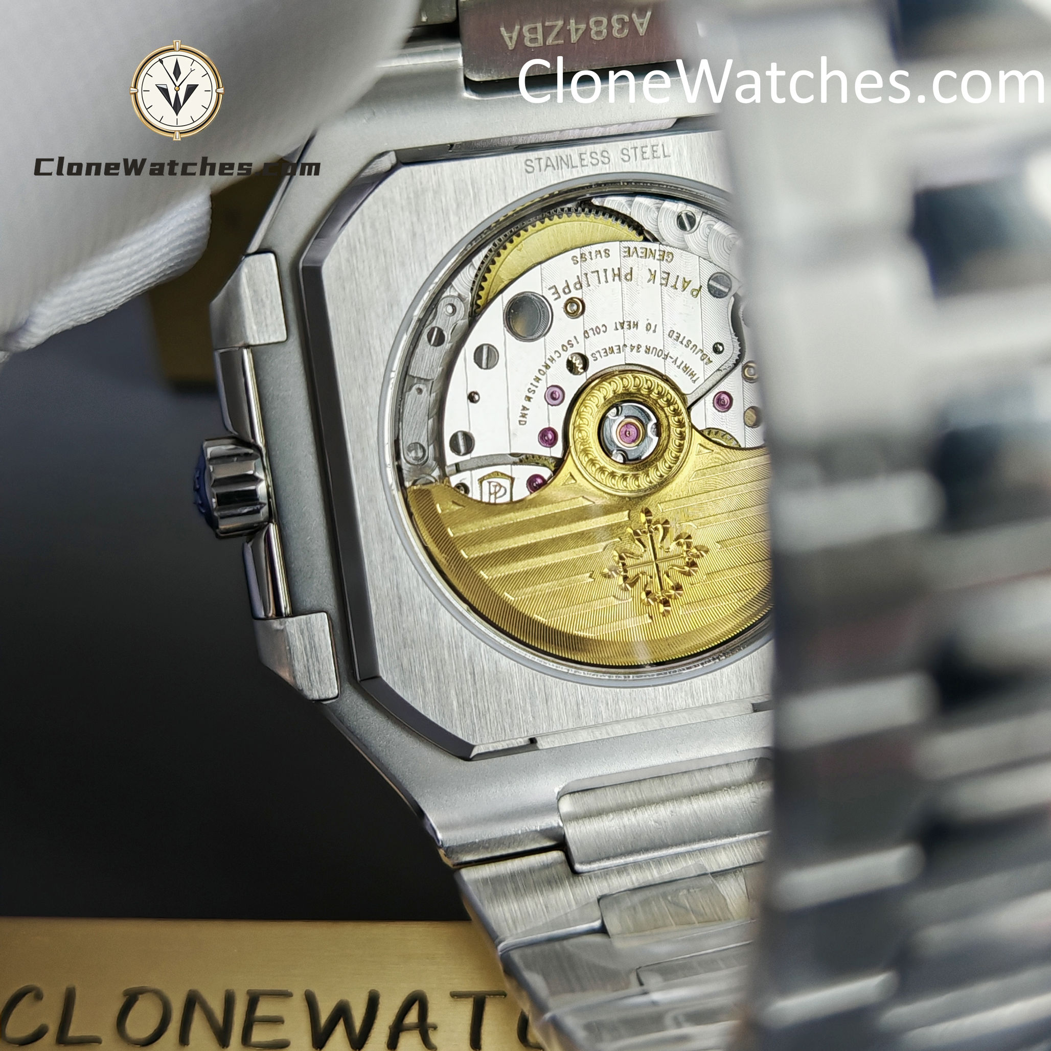 Patek Philippe Super Clone Watches 1:1 Cubitus 5821/1A-001 Green Dial