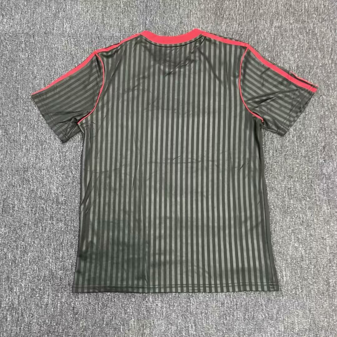 2025-26 Season - Manchester United Retro Commemorative Edition Black - Jersey - Fan Edition