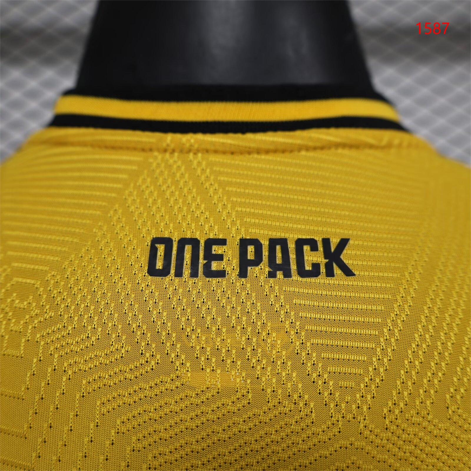 2024/25 Wolves Home Shirt - Player Version