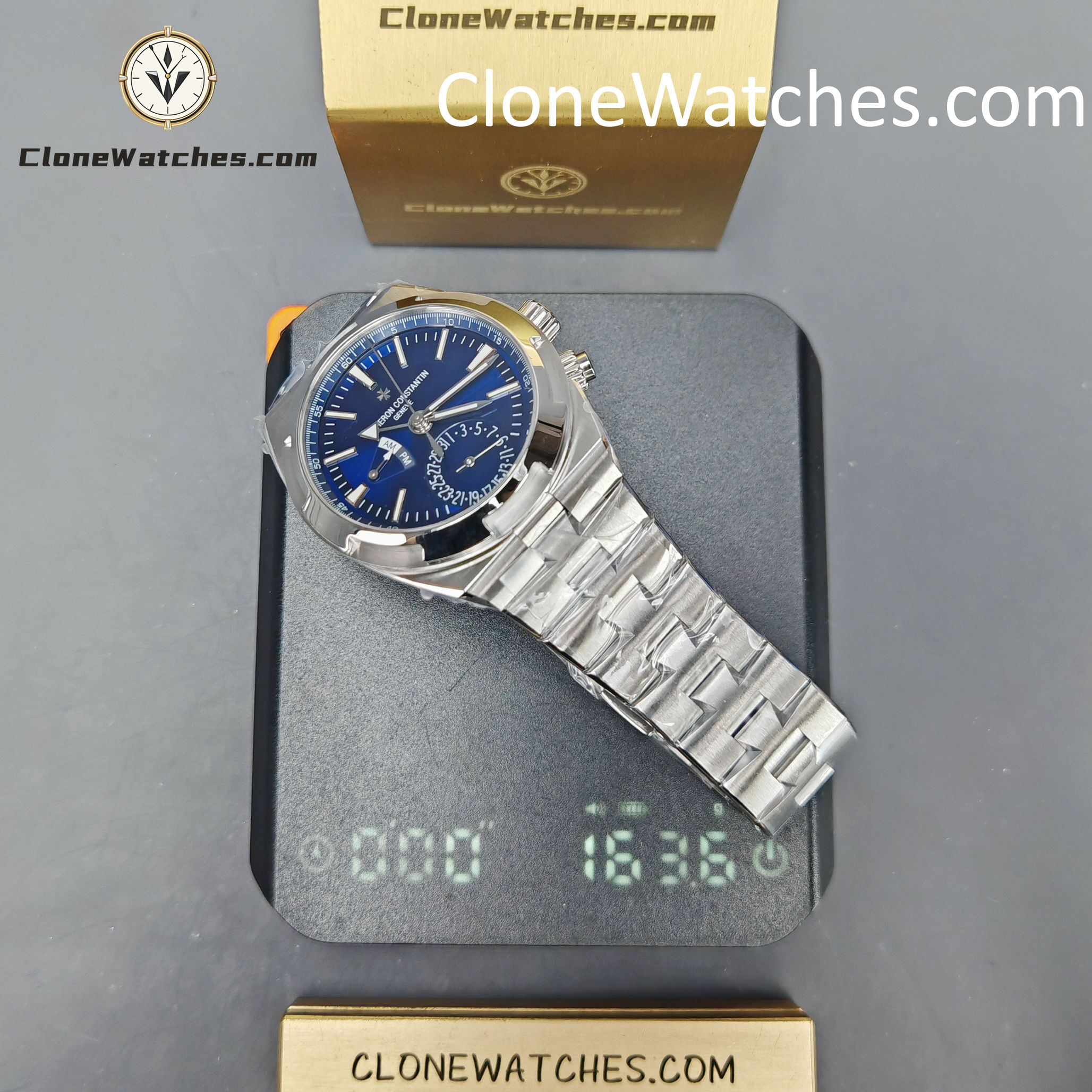 Vacheron Constantin Super Clone Watches 1:1 Overseas Dual Time 7920V/210A-B334 Blue Dial