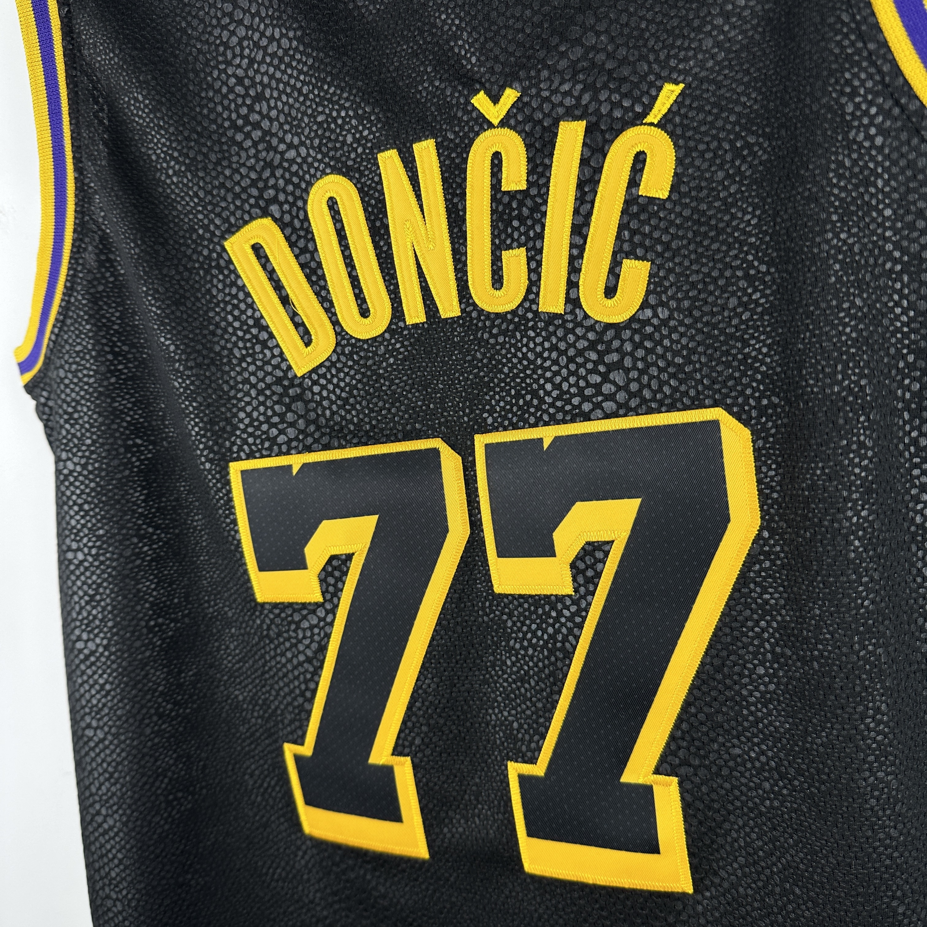 Embroidery Lakers Snake No. 77 Dončić