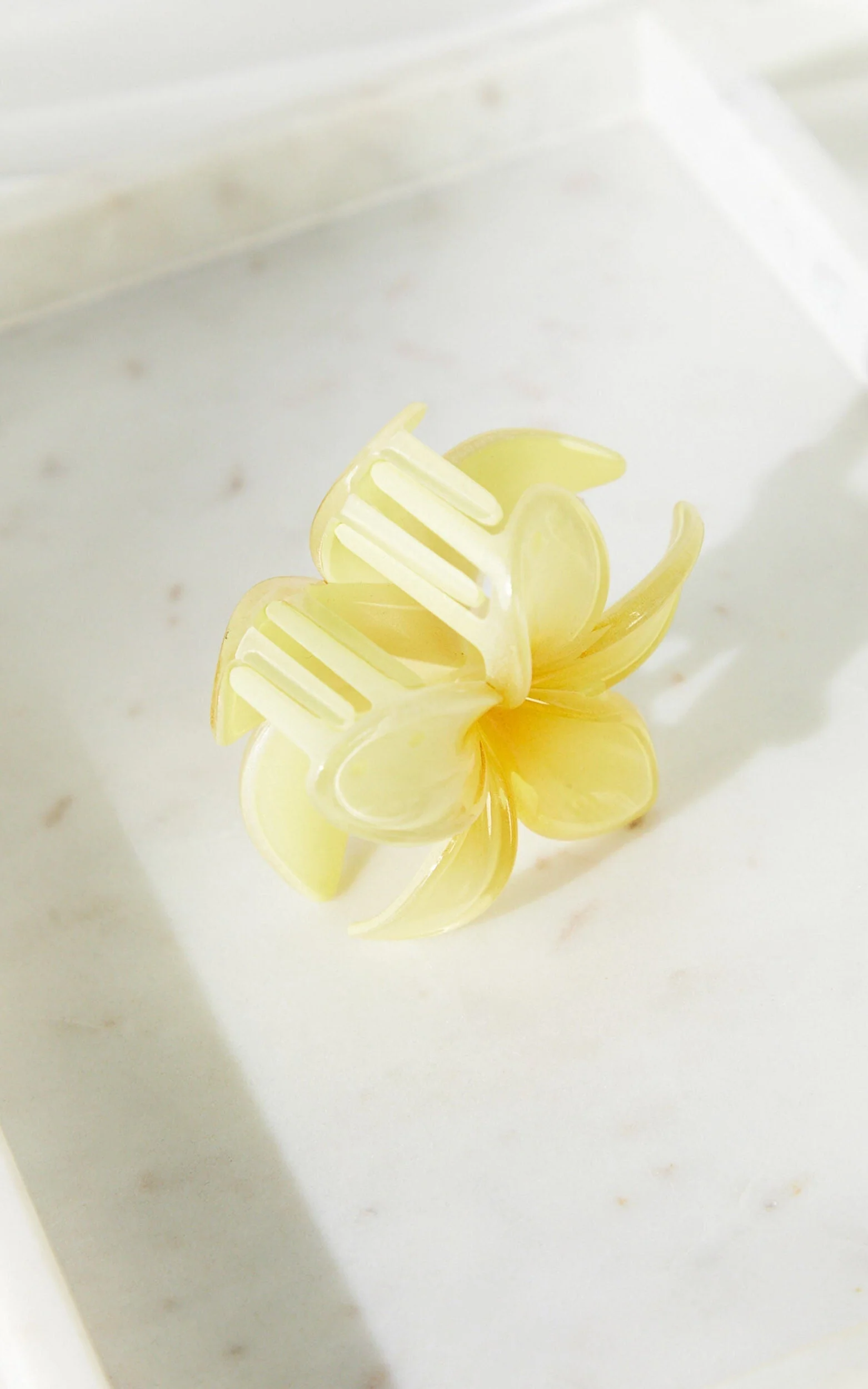 Olga Hair Clip - Flower Claw Clip in Yellow