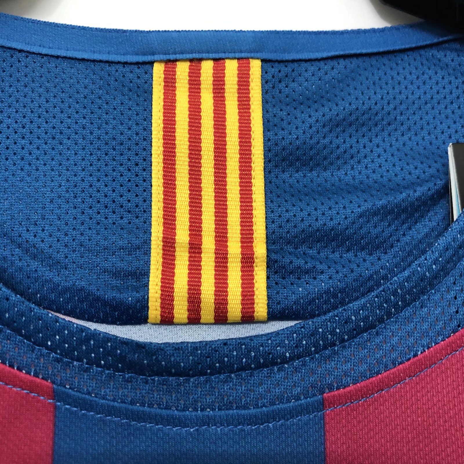 2005/2006 Barcelona home long sleeved jersey - fans edition