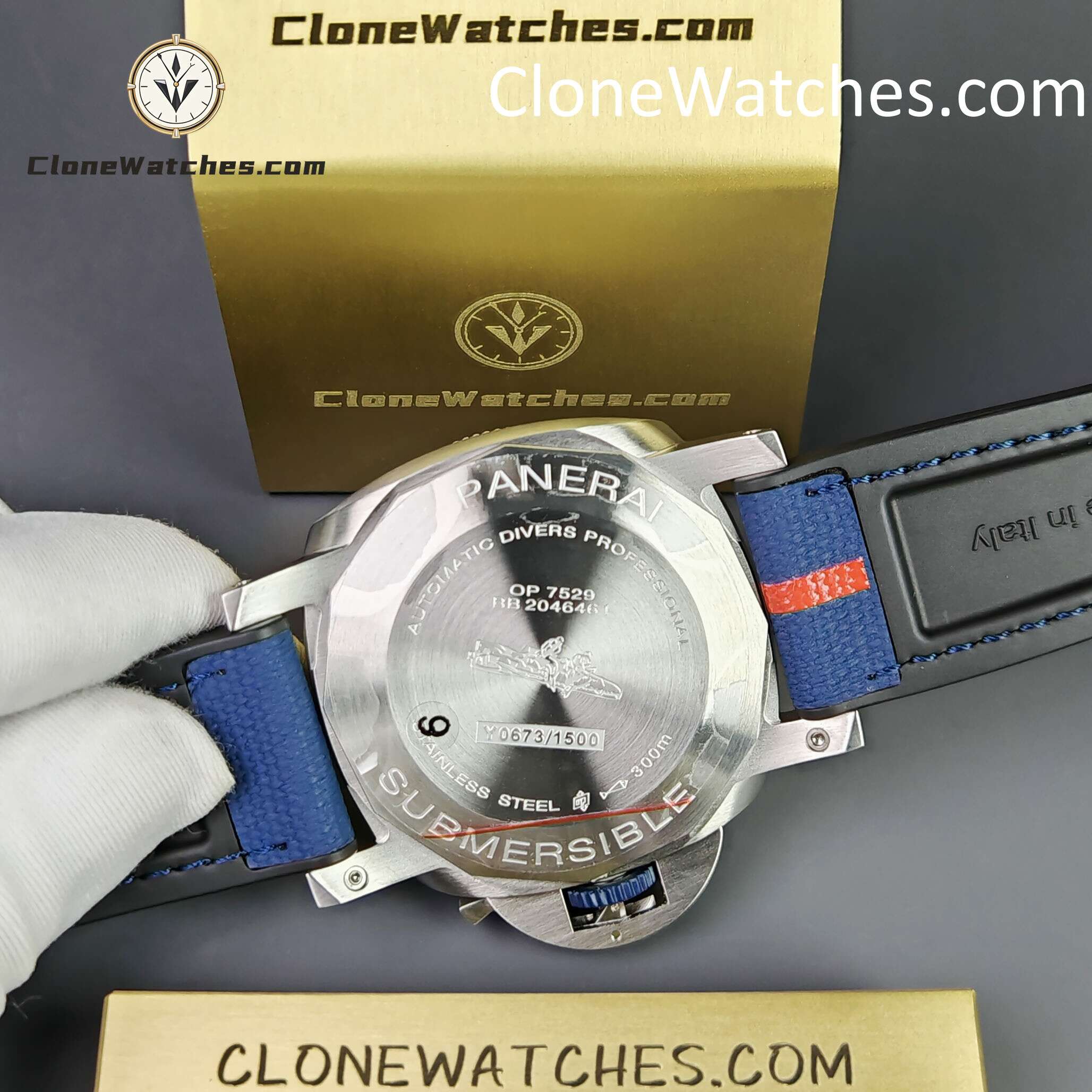 Panerai Super Clone Watches 1:1 Submersible QuarantaQuattro Luna Rossa PAM01391 44mm